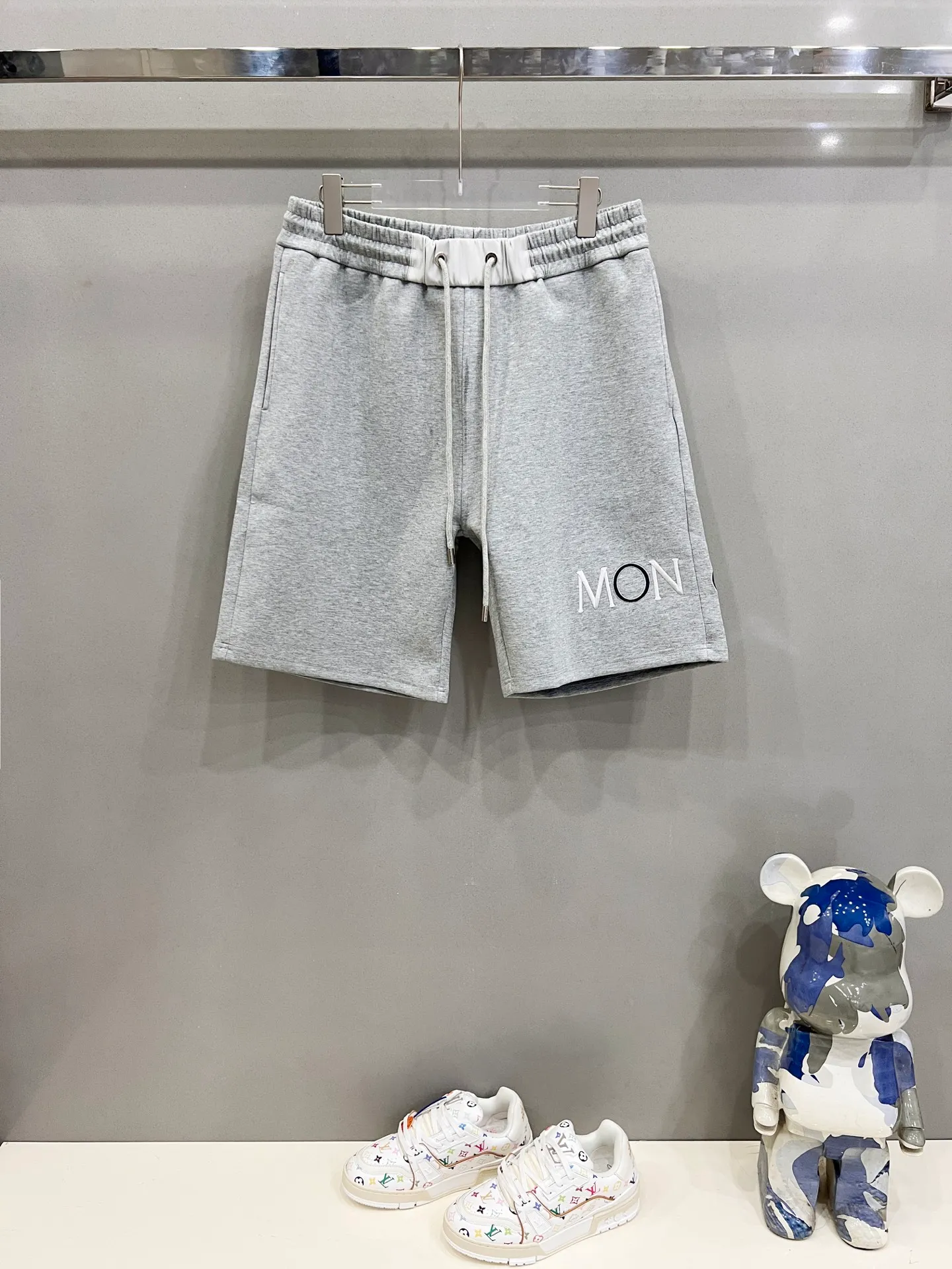 P180 MONCLER/muzzle custom space cotton shorts embroidered letters LOGO nylon pocket badge logo official synchronization high version high quality fashionable personality versatile trend pure original quality original fabric hang tag collar label washed wheat complete three standards color: black. apricot. gray. Size: XS-L