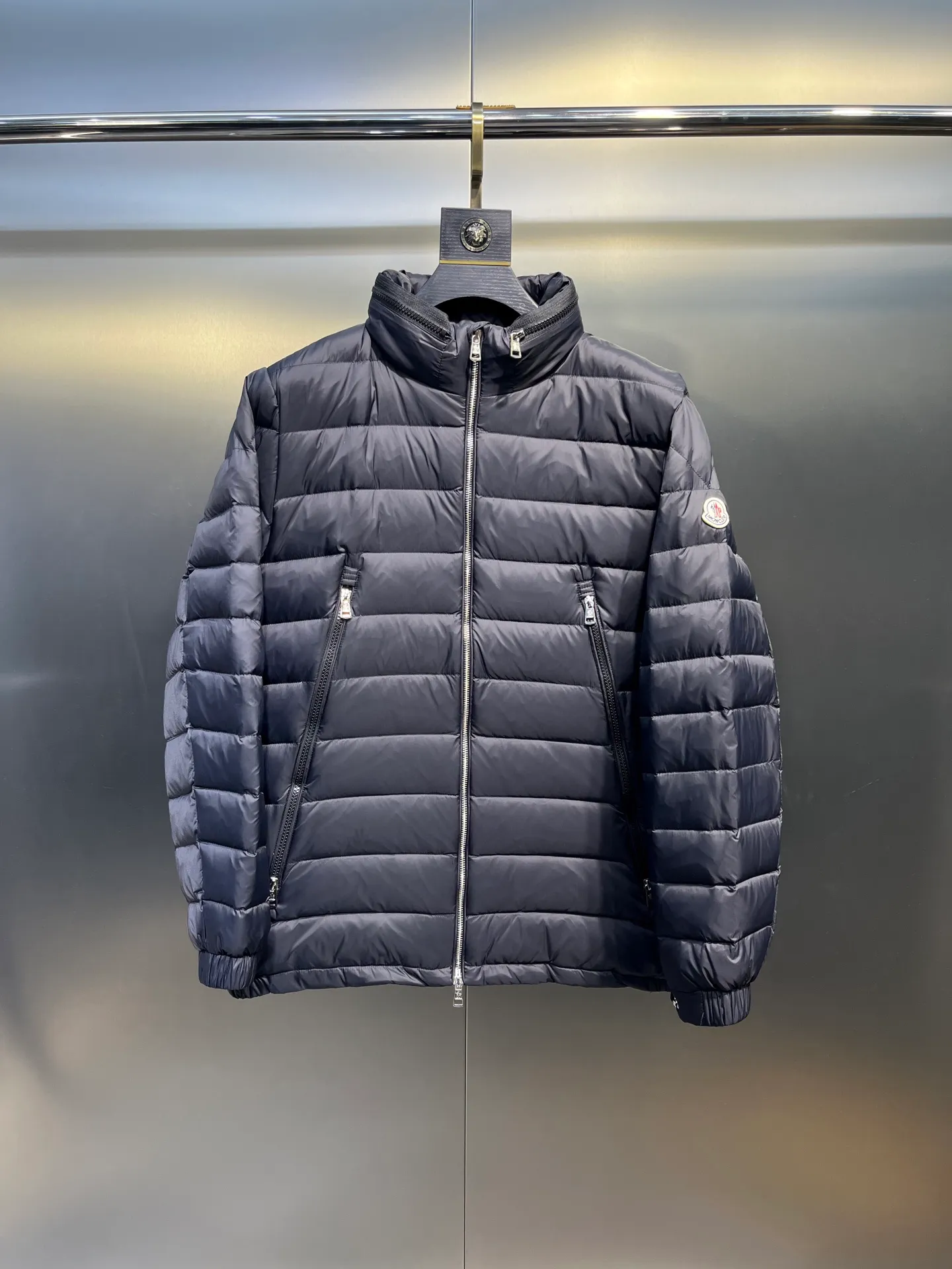 P780 moncler🌟 Fashion 2024 Down Jacket Alfit Lightweight Down Jacket French and Italian high-quality products sell quickly, so it’s better to be first. Material: Polyester; Placket: Zipper; Product Description: Pull-out hood, zipper closure, zippered pockets, adjustable cuffs. Focus on classic new products in luxury fashion size: 123456