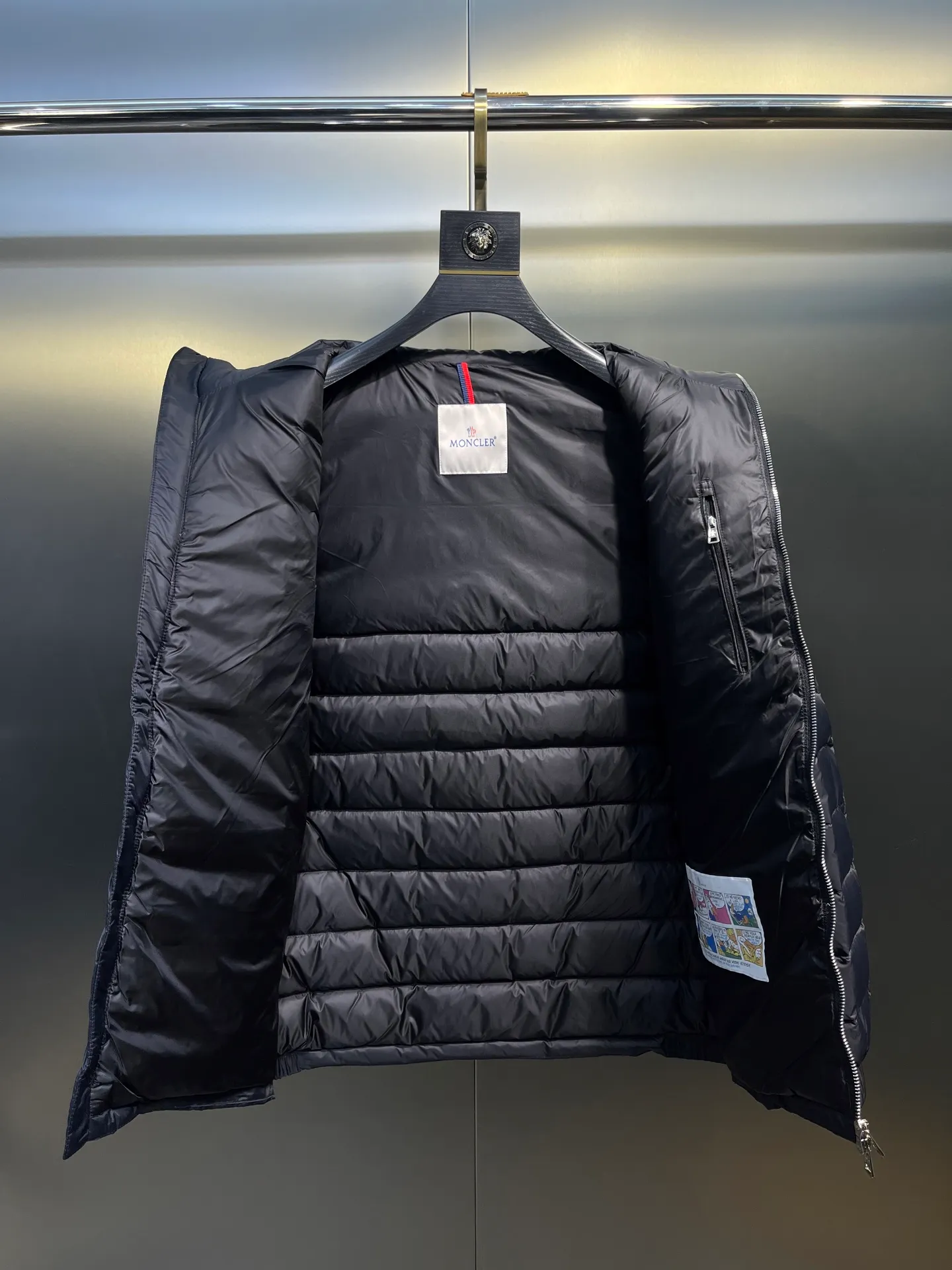 P780 moncler🌟 Fashion 2024 Down Jacket Alfit Lightweight Down Jacket French and Italian high-quality products sell quickly, so it’s better to be first. Material: Polyester; Placket: Zipper; Product Description: Pull-out hood, zipper closure, zippered pockets, adjustable cuffs. Focus on classic new products in luxury fashion size: 123456