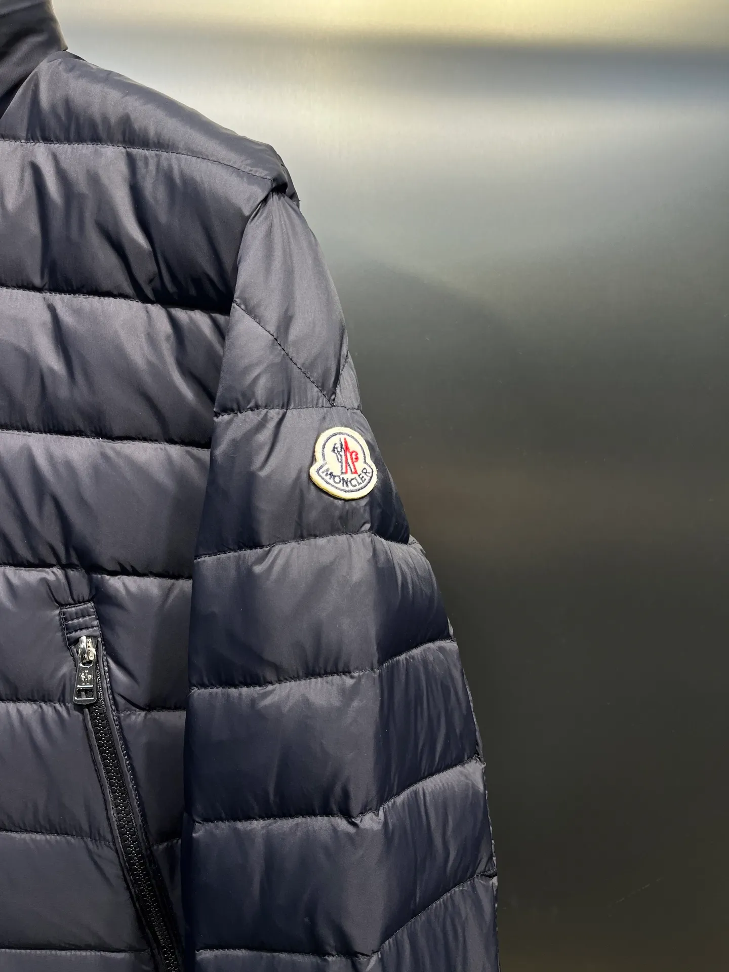 P780 moncler🌟 Fashion 2024 Down Jacket Alfit Lightweight Down Jacket French and Italian high-quality products sell quickly, so it’s better to be first. Material: Polyester; Placket: Zipper; Product Description: Pull-out hood, zipper closure, zippered pockets, adjustable cuffs. Focus on classic new products in luxury fashion size: 123456