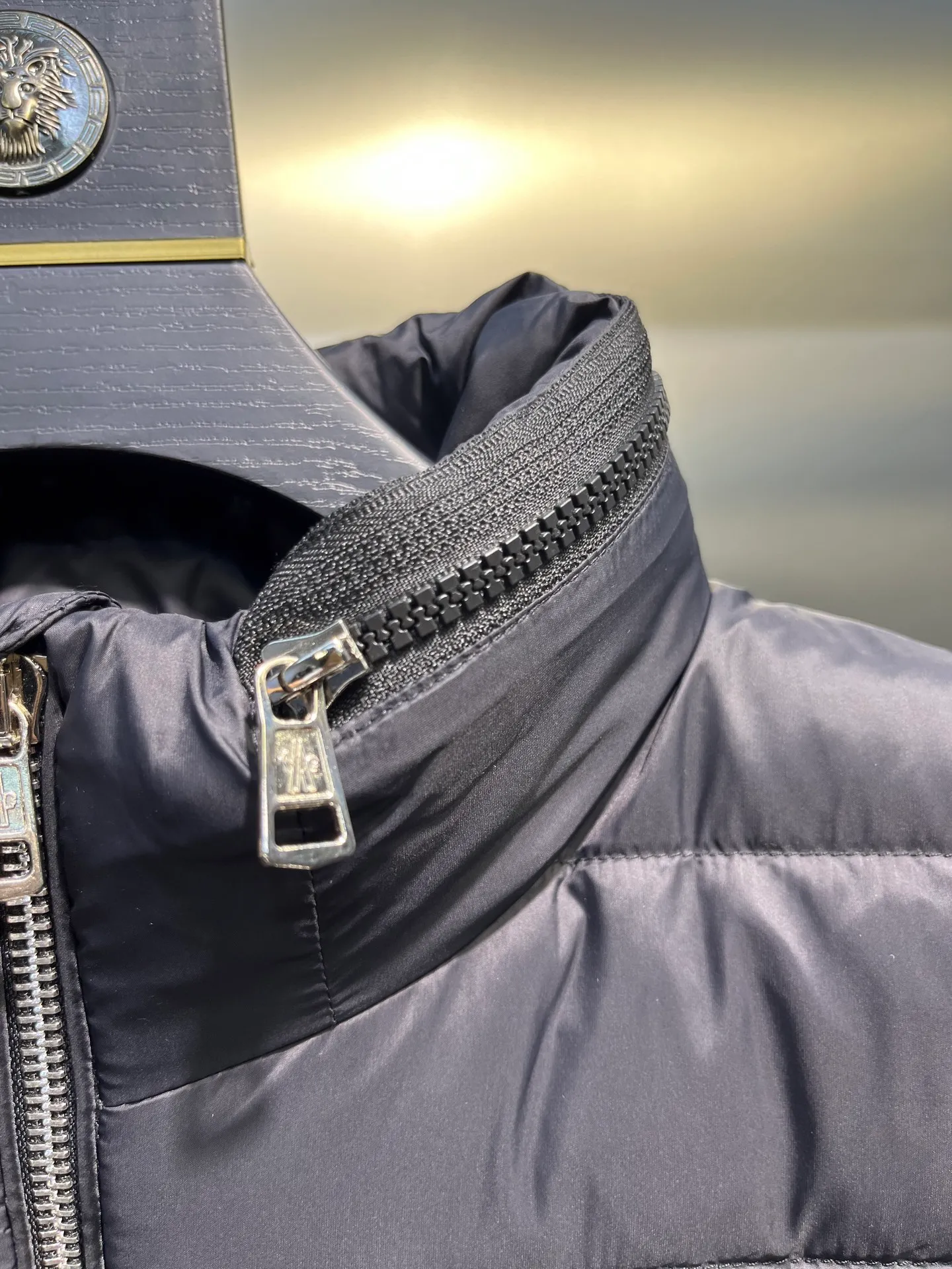P780 moncler🌟 Fashion 2024 Down Jacket Alfit Lightweight Down Jacket French and Italian high-quality products sell quickly, so it’s better to be first. Material: Polyester; Placket: Zipper; Product Description: Pull-out hood, zipper closure, zippered pockets, adjustable cuffs. Focus on classic new products in luxury fashion size: 123456