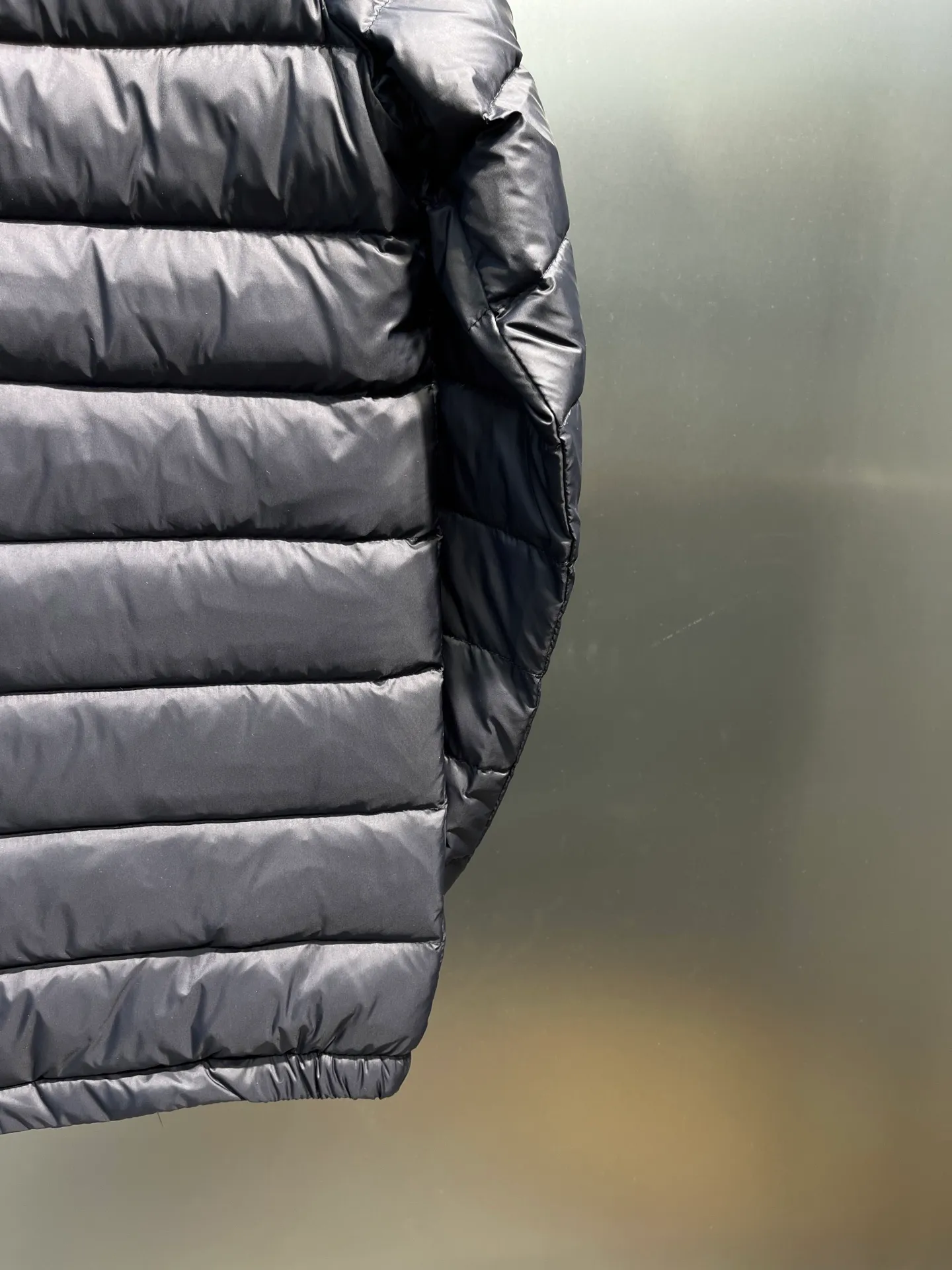 P780 moncler🌟 Fashion 2024 Down Jacket Alfit Lightweight Down Jacket French and Italian high-quality products sell quickly, so it’s better to be first. Material: Polyester; Placket: Zipper; Product Description: Pull-out hood, zipper closure, zippered pockets, adjustable cuffs. Focus on classic new products in luxury fashion size: 123456