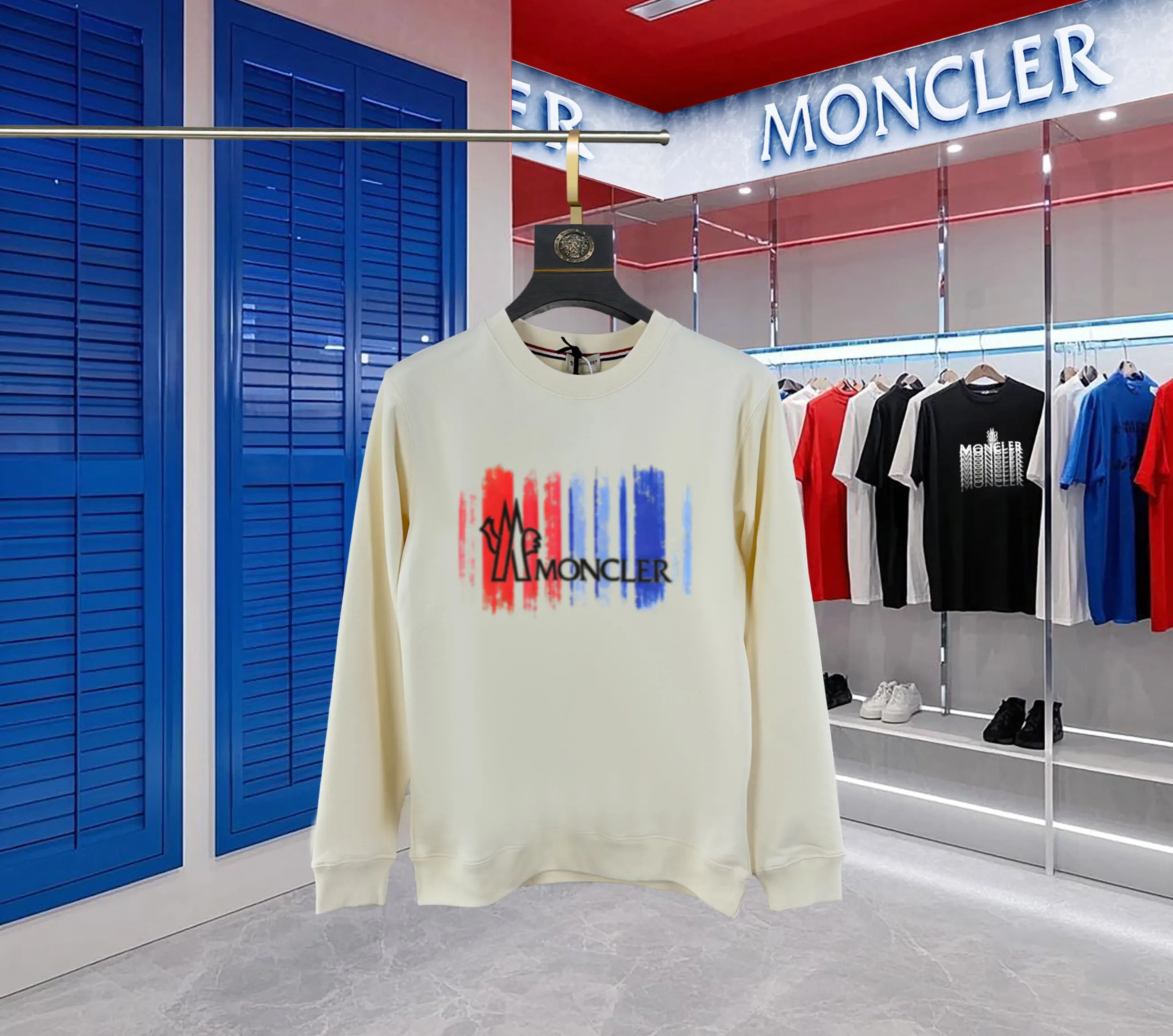 P210 High-version sweatshirt) [Long-term stock] 〖𝐌𝐎𝐍𝐂𝐋𝐄𝐑~Mask〗 Made of 440g heavy-weight fabric. It is different from the market currency. It can be matched with any variety and is properly handsome. 😎The whole dress is made of double waistcoats. The double waistcoats make the whole dress more three-dimensional. Not ordinary factories can do such fine work. 2025 Spring runway version of the T stage, on sale at the counter, round neck terry sweatshirt, high-end double-strand pure cotton, custom-made stretch ribs, dyed in the same vat, complete with three standards, matched with exquisite embroidered LOGO on the chest, simple and advanced, same style for men and women. Color: black, apricot, white, size: S M L XL 2XL