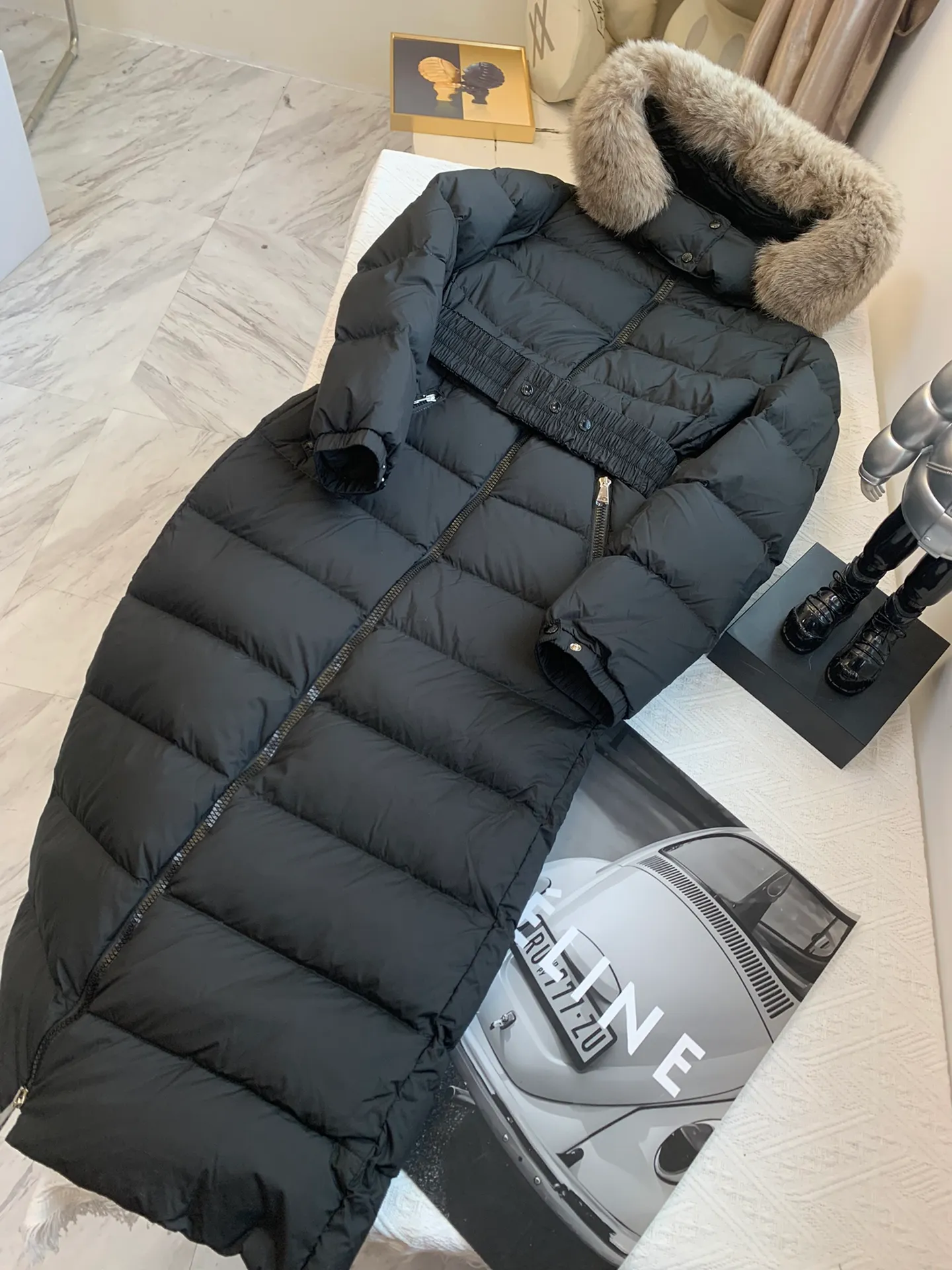 P1140 This is the perfect version of the Meng Mou down jacket!!! It gives you enough warmth from head to toe. The most annoying thing is that it is also slim fit. It also uses Meng Mou’s classic glossy material. All this will definitely create a new generation of Meng Mou’s hot style!!! Please remember its name Fudson... Such hot styles will be made all over the world. What we can do is to give you authentic counter products... no matter from the filling degree of the down, the matte finish of the fabric, the glossiness of the fox fur, the fineness of the hardware. All support your unconditional comparison... ⚠️Thank you🙏 Mengkou's constantly upgraded anti-counterfeiting technology makes authentic down jackets stand out in minutes...NFC anti-counterfeiting technology. If you have an Android phone with NFC function, hurry up and experience the latest anti-counterfeiting technology after receiving the goods... ⚠️Silver Fox Fur Collar Every silver fox fur collar is imported from Finland and is unique. Many people say that the feel is different. That's because every fox is different. Just like the fur of each of us is different, it is a truth. If it is all the same softness, it is artificial processing... ⚠️Goose down filling 95 European standard goose down filling, real top goose down, the softness and warmth are unparalleled. The whole dress is 100% goose down filling. When you touch it with your hands, you can feel it without any impurities and softness. This is the most intuitive feeling... ⚠️ Comes standard with a dust bag, perfect for gift giving and self-wearing, the latest moncler HUDSON Silver Fox Extra Long Down Jacket If you like it, don't miss it.... This is the perfect version of a muffler down jacket!!!! It gives you enough warmth from head to toe. The most annoying thing is that it is also slim. It also uses the classic glossy material of the muffler. All this will definitely create a new generation of muzzle hits!!! Please remember its name. Hudson... Such hot styles will be made all over the world. What we can do is to give you the authentic products from the counter... No matter from the filling degree of the down or the color of the fabric The glossiness of the fox fur and the fineness of the hardware all support your unconditional comparison... ⚠️Thank you🙏 Mengkou's constantly upgraded anti-counterfeiting technology makes authentic down jackets stand out in minutes...NFC anti-counterfeiting technology. If you have an Android phone with NFC function, hurry up and experience it after receiving the goods. The latest anti-counterfeiting technology... ⚠️Silver Fox Fur Collar Each silver fox fur collar is imported from Finland and is unique. Many people say that the feel is different. Dear, that's because every fox is different, just like the fur of each of us is different. If the softness is all the same, it is artificially processed... ⚠️Goose down filling 95 European standard goose down filling. Real top goose down. The softness and warmth are unparalleled. The whole dress is 100% goose down filling. When you receive the goods, you can touch it with your hands and feel it. There is no impurity and softness. This is the most intuitive feeling... ⚠️ Comes standard with a dustproof bag. It’s perfect for giving as a gift and wearing for yourself. The latest moncler FUDSON silver fox extra long down jacket. If you like it, don’t miss it....