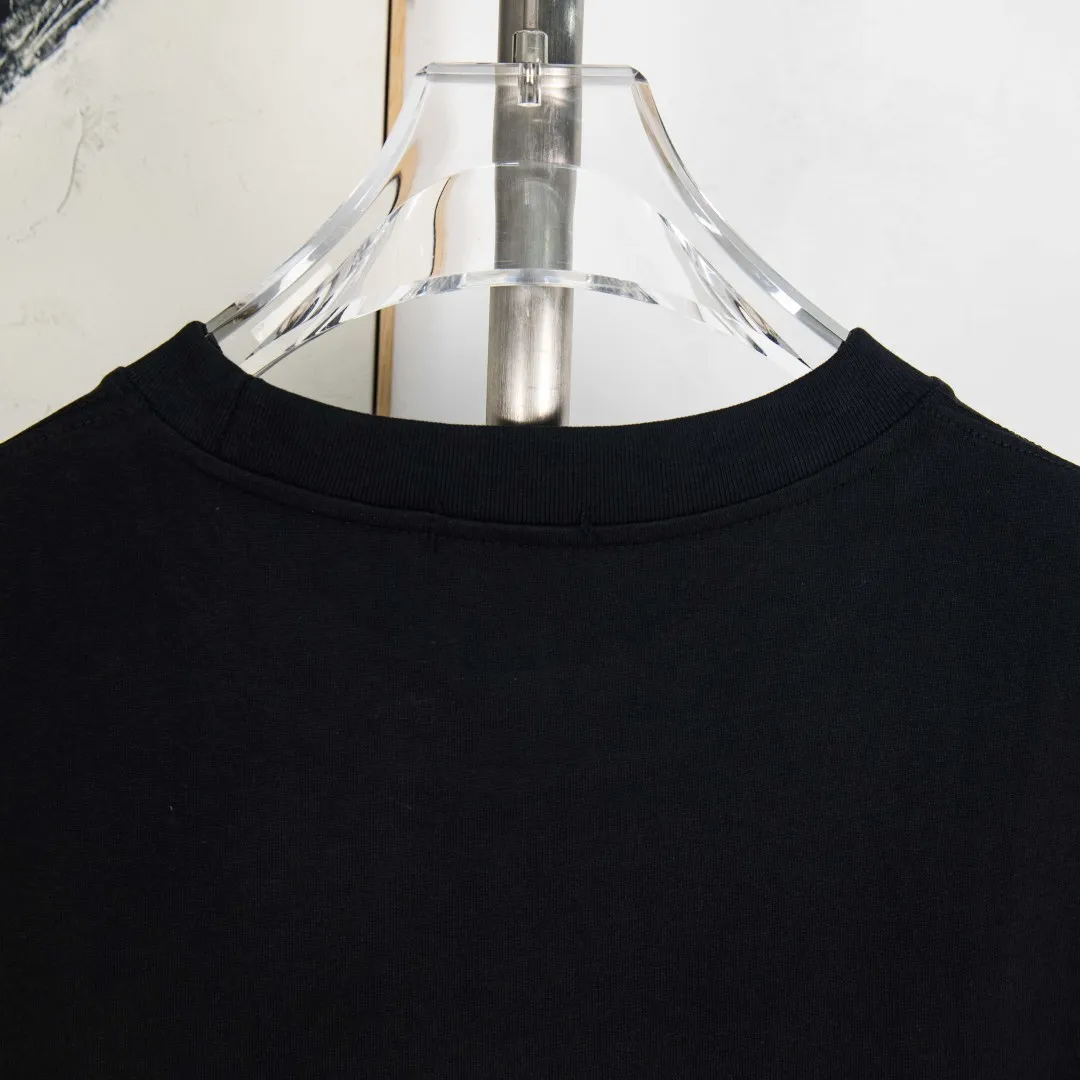 P190 zp version [exclusive supply] MONCLER/muzzled 300g round neck short-sleeved T-shirt brand classic ghosting offset printing letter LOGO embossing process official synchronization high version high quality fashionable personality versatile trend pure original quality original fabric hang tag collar label washed wheat complete three standards color: black. white. size: S M L XL XXL number: WS10009