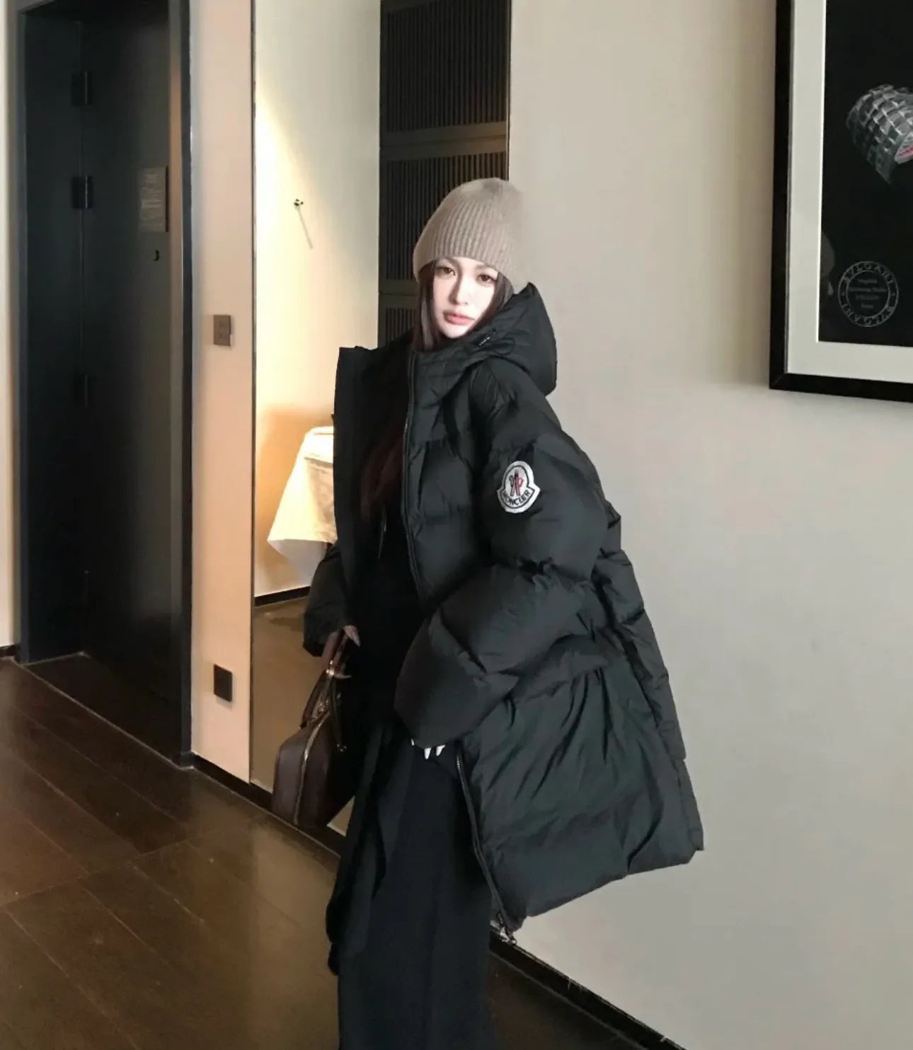 P880 Upper body effect｜Moncler Bosona mid-length large felt badge down jacket. Couple style. Walking duvet. The version is really easy to wear.