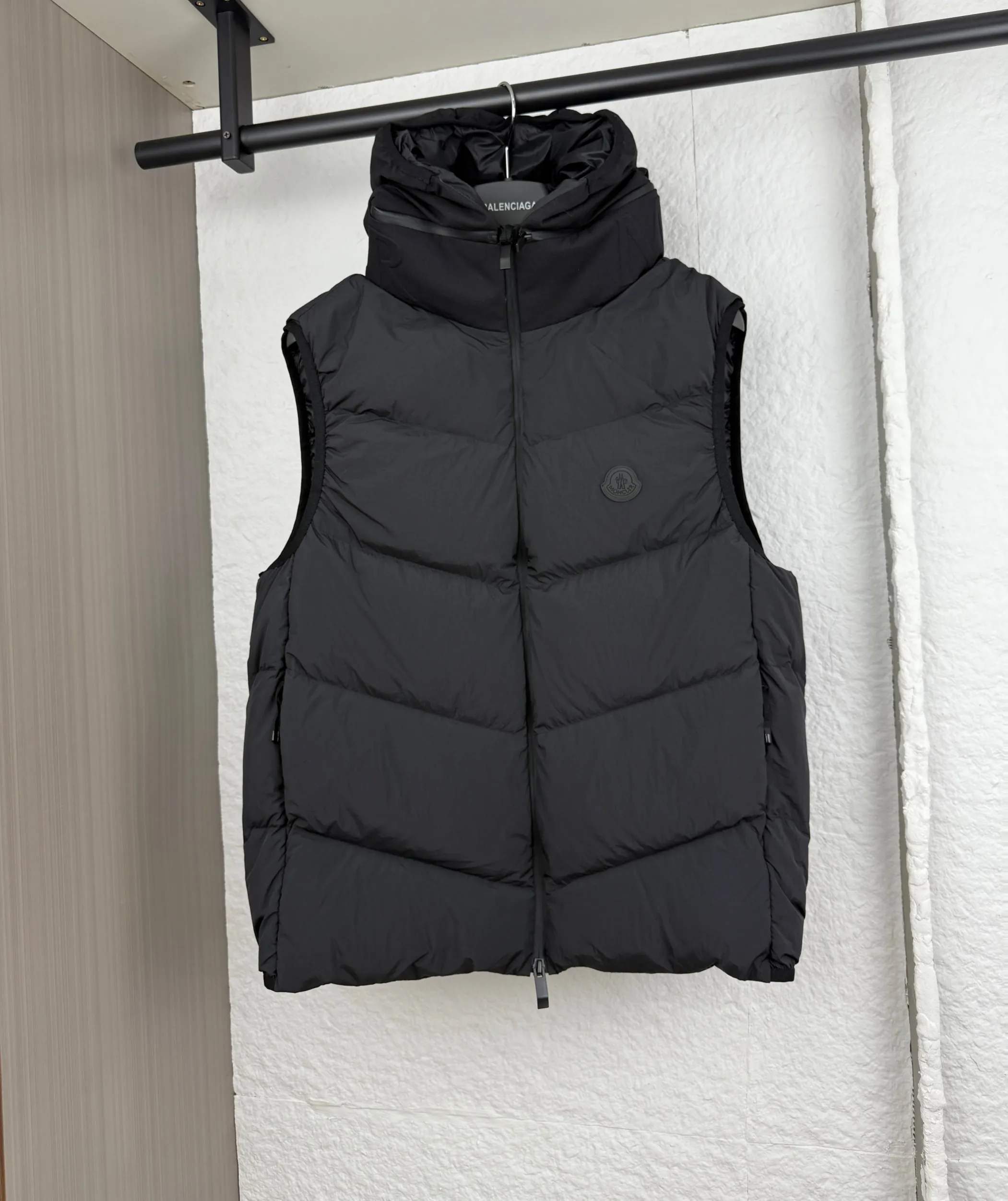 P700 Moncler masked Guersac series twill quilted hooded down vest 1/2/3/4