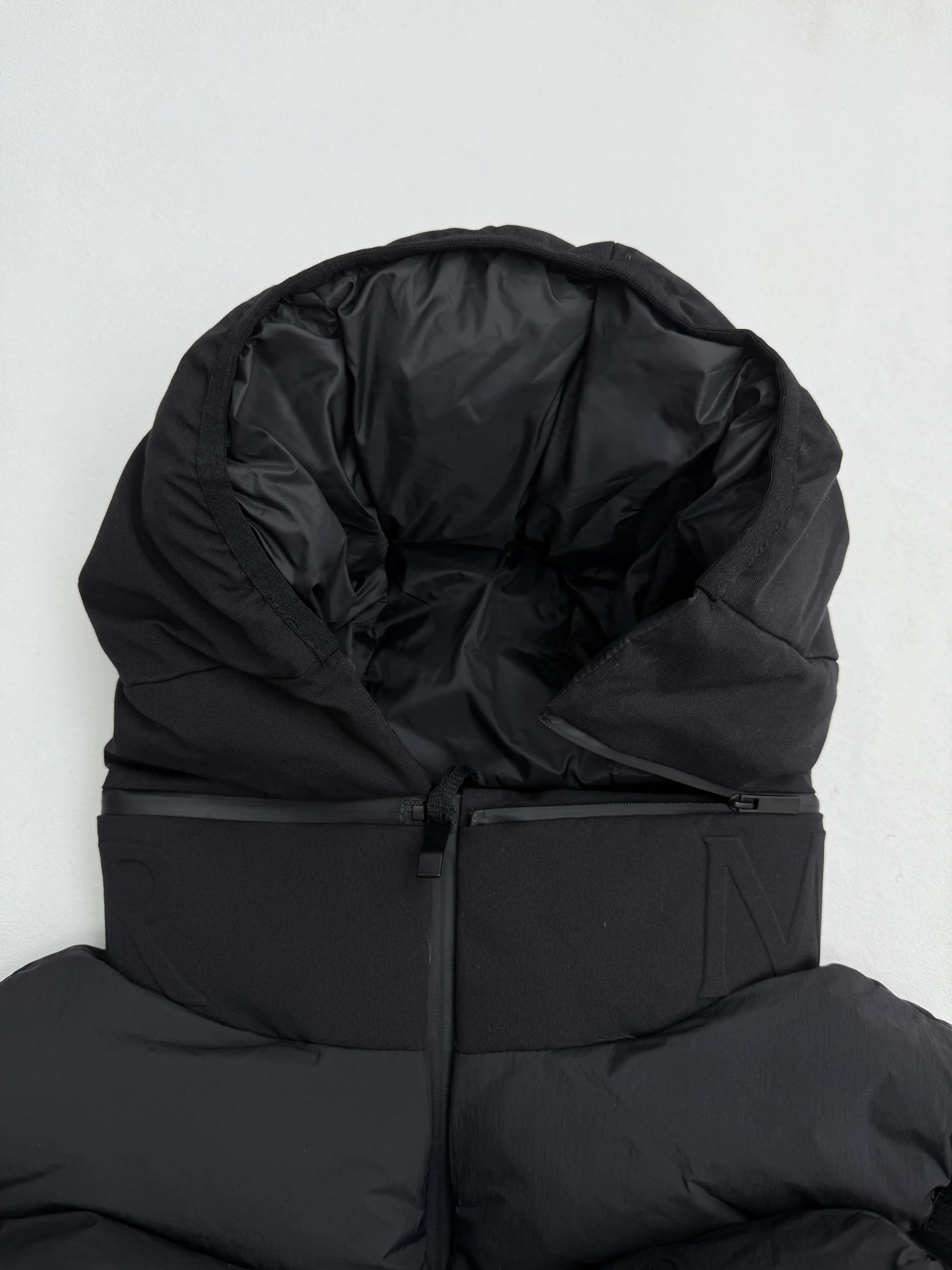 P700 Moncler masked Guersac series twill quilted hooded down vest 1/2/3/4