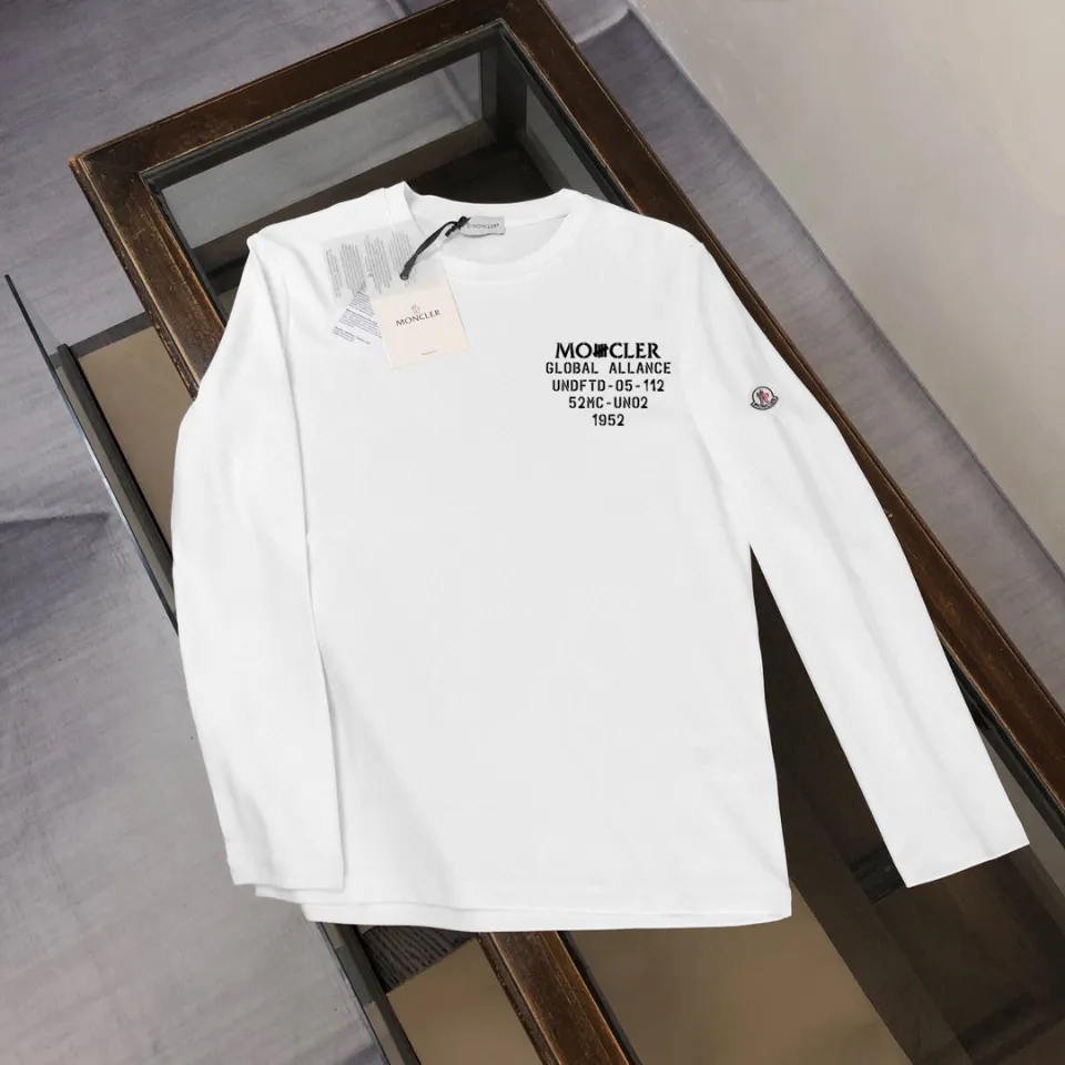 P180, a non-off-the-shelf model, you can trust it. Moncler printed long-sleeved T-shirt, 240g breathable cotton fabric, very soft and comfortable texture, does not shrink, does not deform, does not ball), can be worn alone as a base layer. Original customized accessories, collar label, care mark, hangtag, packaging (perfect details) Color: White Black Size: XS S M L