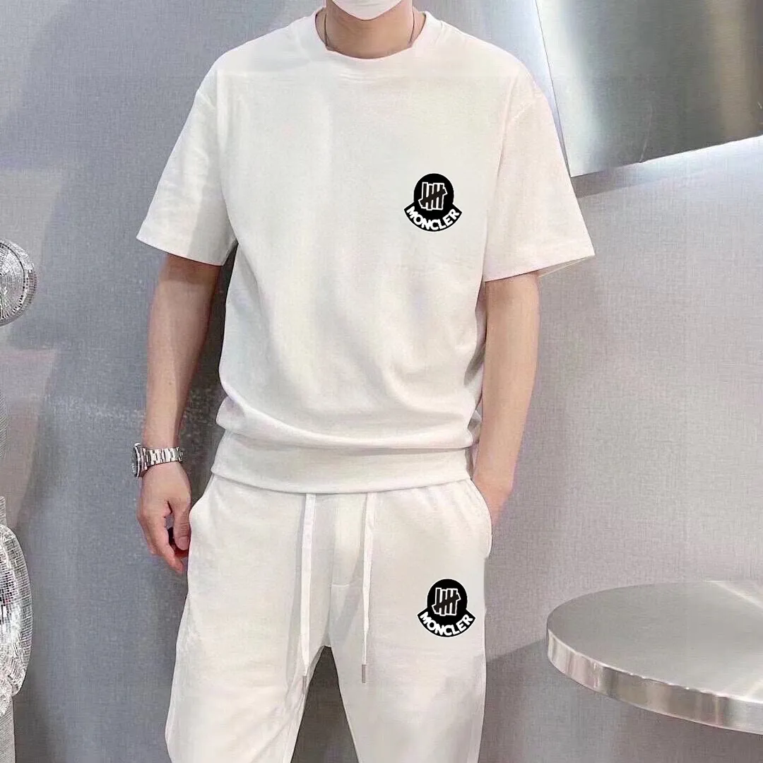 P330 [MONCLER] (Fat Man's Gospel) The same style as the 2025 official website. World-renowned luxury brand. Summer men's (double mercerized) high-quality 🐂 suit. It is made of imported original fabrics. It is a trendy style of the season and a versatile hit. Simple and elegant, precise workmanship allows you to be at the top of fashion. Size: M-5XL (can be worn up to 220 pounds)