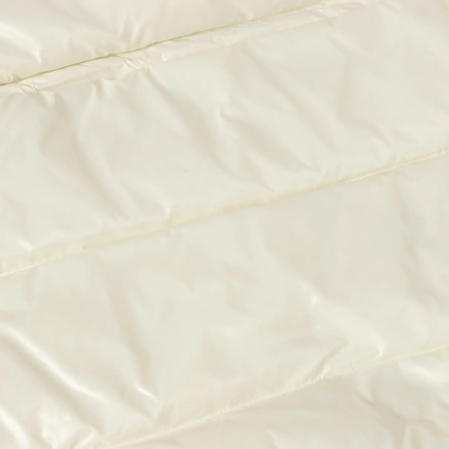 P860 MONCLER/Mongolian winter new women's long hooded counters are on sale at the same time🛒 Cavettaz long down adheres to the series' crisp graphic aesthetics and has square and rectangular quilting. It is made of lacquered nylon to highlight the brand's continuous efforts to reduce environmental impact. The down filling capacity is more than 400g🥳Thick and high fluffy Color: black white Code number: 1/2/3/4
