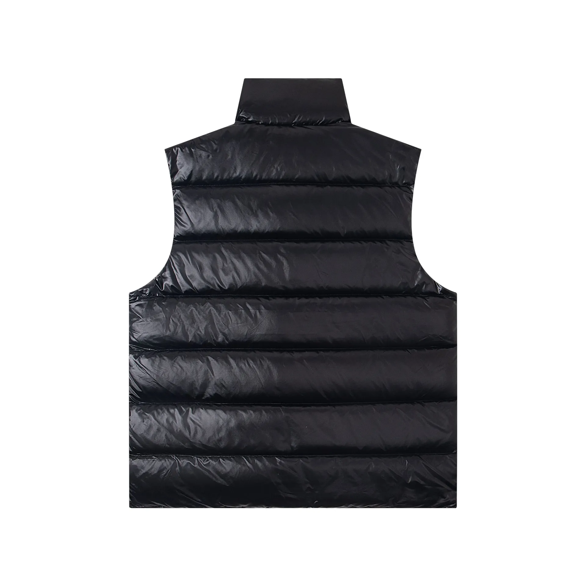 P550 model number: G115 Moncler's new stand-up collar vest down jacket top 1️⃣The fabric is made of advanced custom-made bright nylon and is completely the same as the original version. The fabric details and hardware are truly the same as the original version, and the details are impeccable! 2️⃣It is very youthful and energetic, and can be easily worn by both men and women. It is very in line with the fashion aesthetic concepts of today's young people! 3️⃣Full set of customized accessories, complete with three standards, same style for men and women, a must-have for couples. Color: black, white, size: 1.2.3.4.5.6