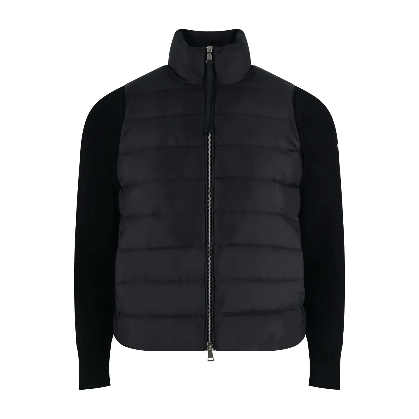 P870 Moncler Woolen Splicing Women's Down Jacket (Black) The original version was purchased for 7,675 and developed. It is made of nylon and polyester composite fabrics. It uses precision textile technology to create a surface layer that is both wear-resistant, windproof and light. It gives the fabric tear resistance and is suitable for the durability requirements of daily wear. The zoned quilting and down filling technology uses precise quilting thread layout to evenly lock 90 white goose down in each "down bin". This process not only prevents the down material from shifting and clumping during wearing, but also maximizes the fluffiness and warmth of goose down; the brand logo patch on the chest is exquisitely arranged and has a high-quality texture; the long-sleeved rib cuffs achieve a fitted version through three-dimensional cutting technology. The elasticity of the rib fabric complements the crispness of the down jacket body. The overall wiring is straight and delicate, the fabric is comfortable and soft, and the color is consistent without color difference. It can be matched with the same style to create a fashionable look and suit various occasions. Customized accessories and complete three standards. Size:S-M-L