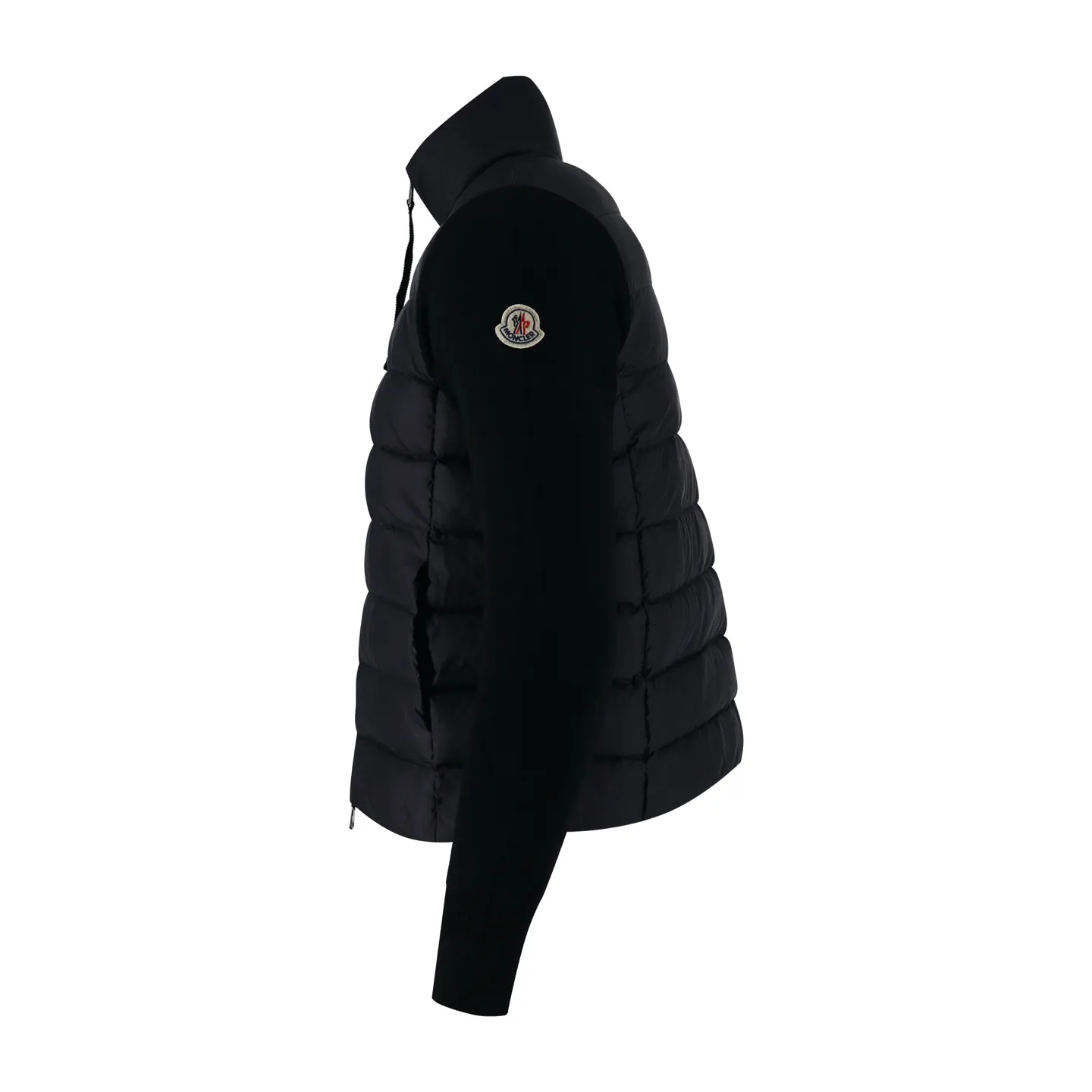 P870 Moncler Woolen Splicing Women's Down Jacket (Black) The original version was purchased for 7,675 and developed. It is made of nylon and polyester composite fabrics. It uses precision textile technology to create a surface layer that is both wear-resistant, windproof and light. It gives the fabric tear resistance and is suitable for the durability requirements of daily wear. The zoned quilting and down filling technology uses precise quilting thread layout to evenly lock 90 white goose down in each "down bin". This process not only prevents the down material from shifting and clumping during wearing, but also maximizes the fluffiness and warmth of goose down; the brand logo patch on the chest is exquisitely arranged and has a high-quality texture; the long-sleeved rib cuffs achieve a fitted version through three-dimensional cutting technology. The elasticity of the rib fabric complements the crispness of the down jacket body. The overall wiring is straight and delicate, the fabric is comfortable and soft, and the color is consistent without color difference. It can be matched with the same style to create a fashionable look and suit various occasions. Customized accessories and complete three standards. Size:S-M-L