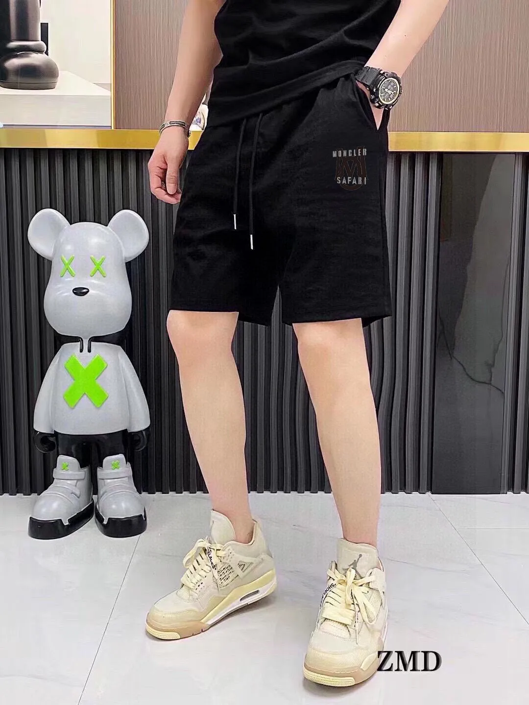 P290 Brand【MONCLER】2025 new men's short-sleeved shorts suit! Synchronous sales on the official website! High-end version on the market! It feels delicate and soft! Make you more comfortable to wear! The draped silhouette is awesome! Size: M-5XL (please state your height and weight when placing an order)