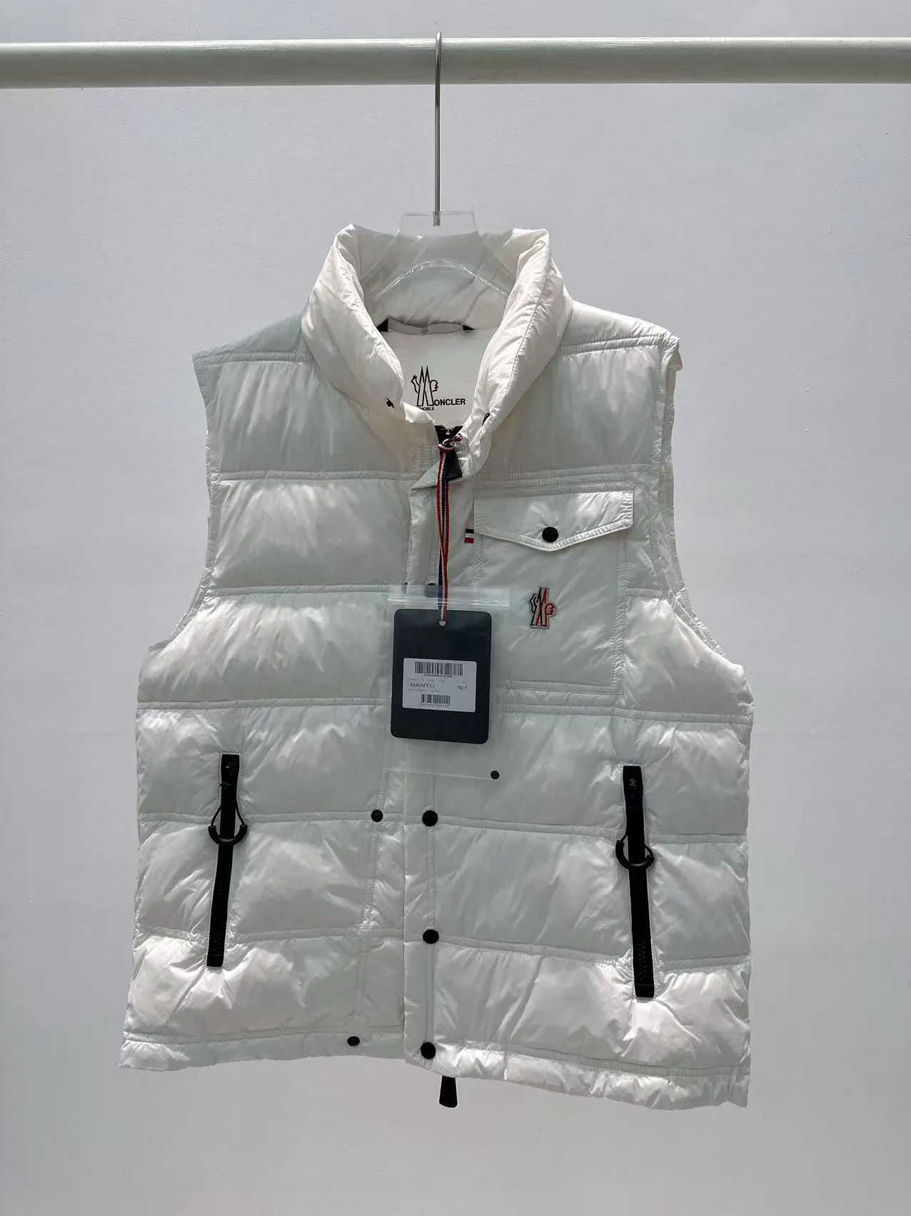 P860 Moncler Nantu 25 New Couple Men's and Women's Same Style Outdoor Series Stand Collar Micro Label Down Vest Color: Black White Pink Size: 0123