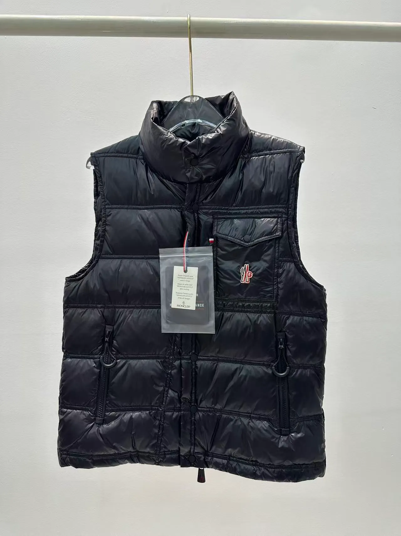 P860 Moncler Nantu 25 New Couple Men's and Women's Same Style Outdoor Series Stand Collar Micro Label Down Vest Color: Black White Pink Size: 0123