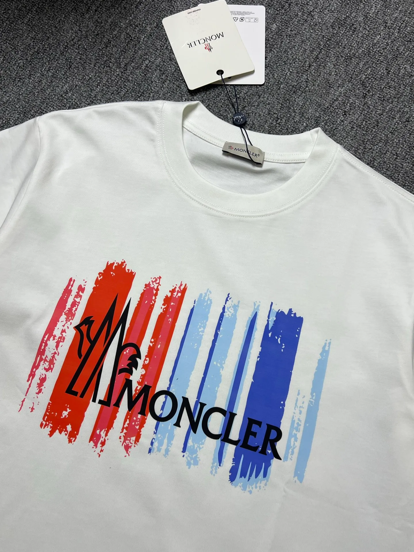 P160 MONCLER short-sleeved T-shirt Color: black and white Process: rainbow print Size xs-L a Fabric: 280g