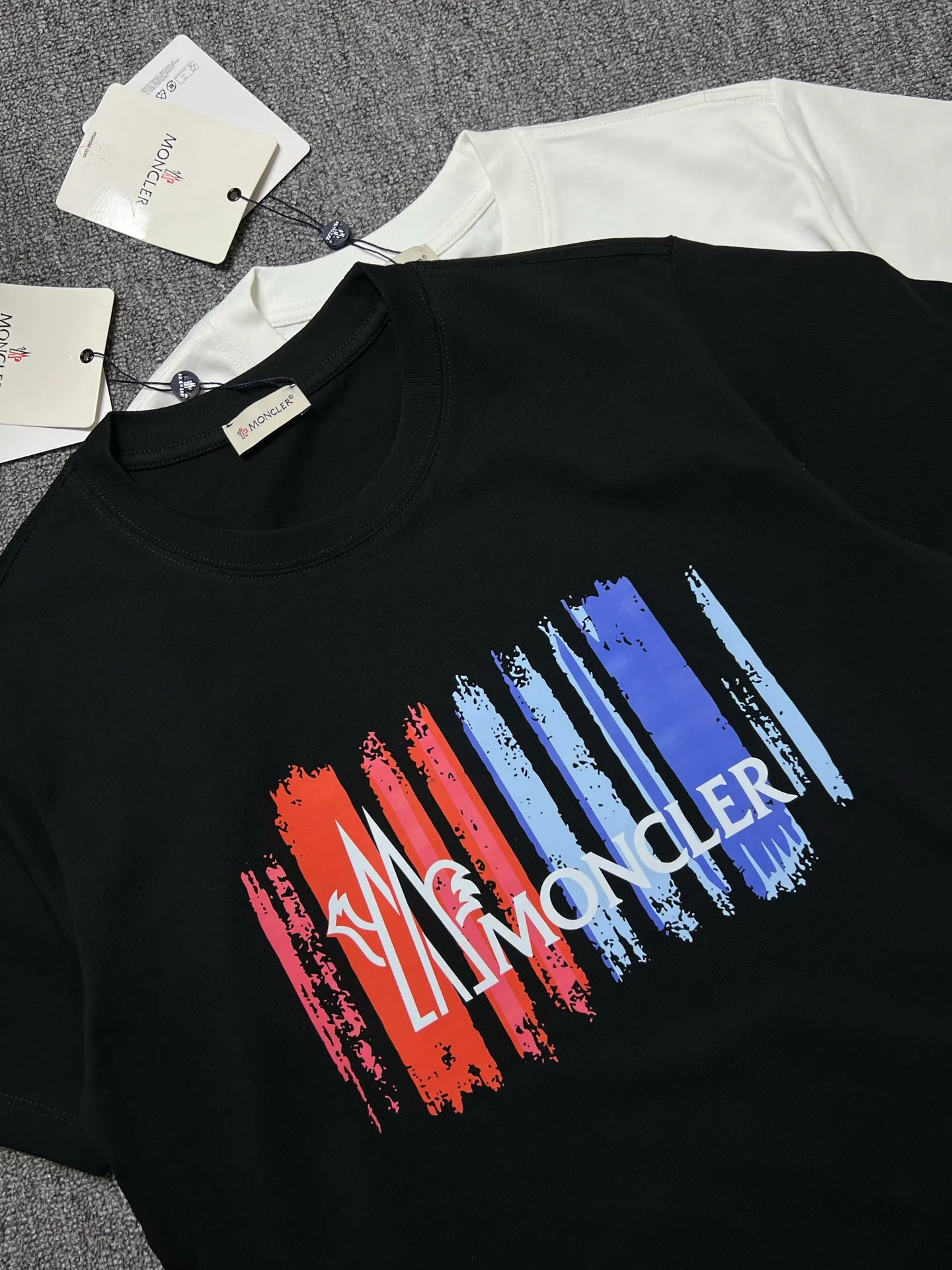 P160 MONCLER short-sleeved T-shirt Color: black and white Process: rainbow print Size xs-L a Fabric: 280g