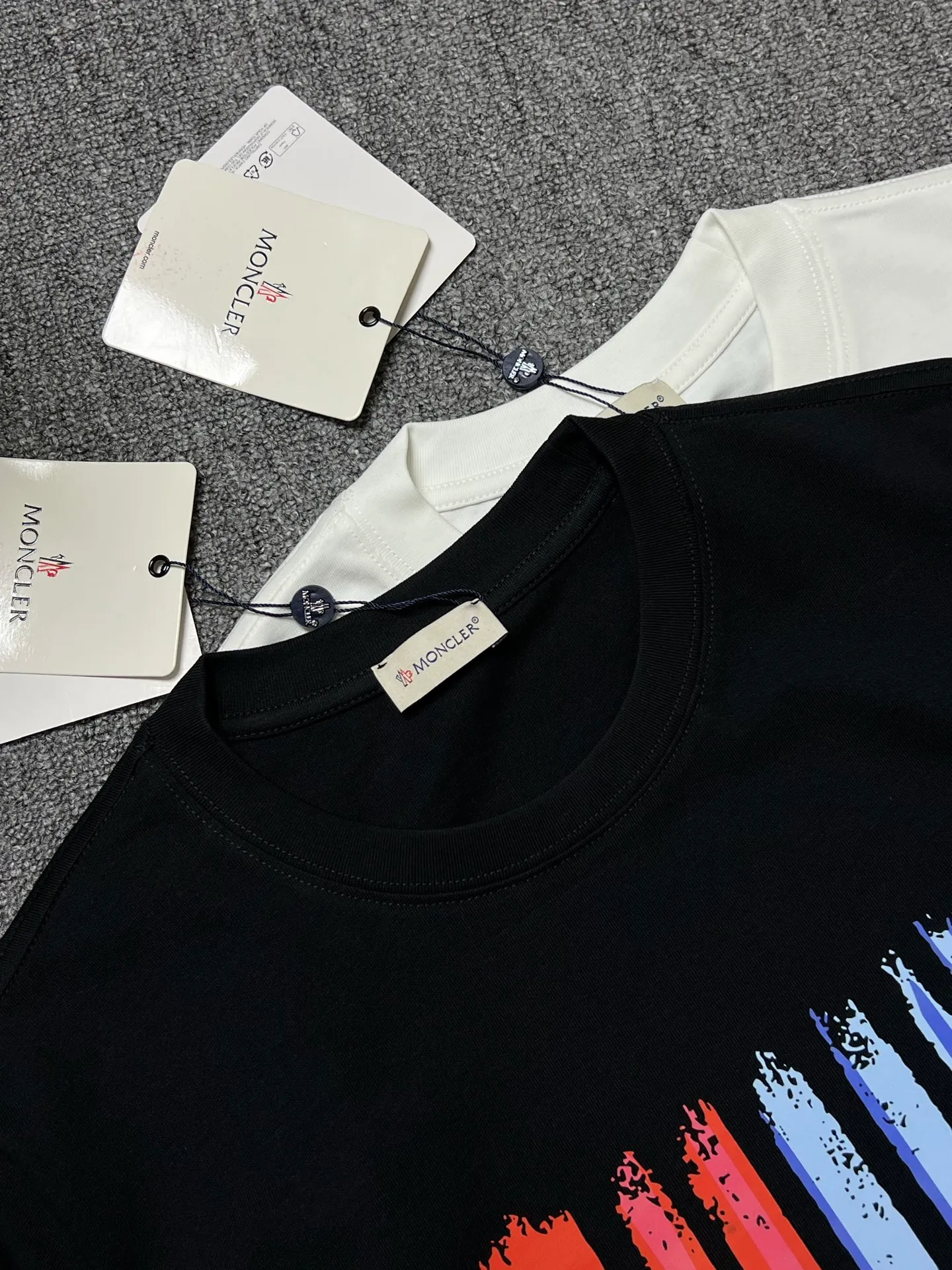 P160 MONCLER short-sleeved T-shirt Color: black and white Process: rainbow print Size xs-L a Fabric: 280g