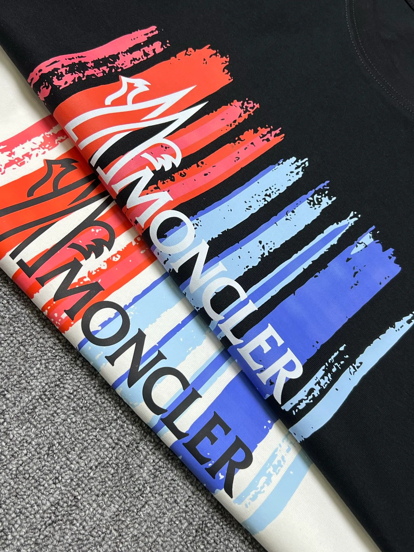 P160 MONCLER short-sleeved T-shirt Color: black and white Process: rainbow print Size xs-L a Fabric: 280g
