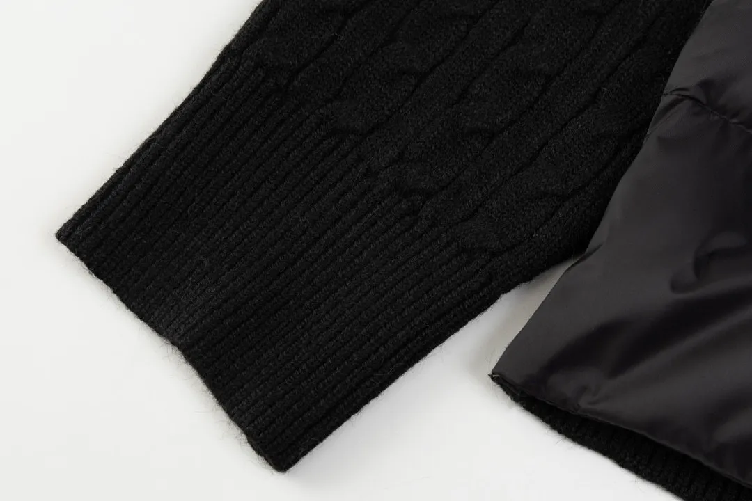 P420 MONCLER masked knitted down spliced ​​stand collar with unique side thread design! ! !  Selling point: down knitted splicing, the splicing is made of wool blended fabric!  Mengjia will release several types of sweaters and down at this time every year. In fact, the sweater and down at the Mjia counter are classic and evergreen styles. They are all basic styles. They can be worn alone or matched inside, as a sweater. The main promotion of this kind of counter is black, so most of them are black, with down in the front. Our studio has launched a gray series of products to let everyone experience different surprises. The color combination is particularly good! The face threads are also super nice! Very comfortable! The back and both sleeves are made of wool blended fabric. Color: Black Size: S-XL