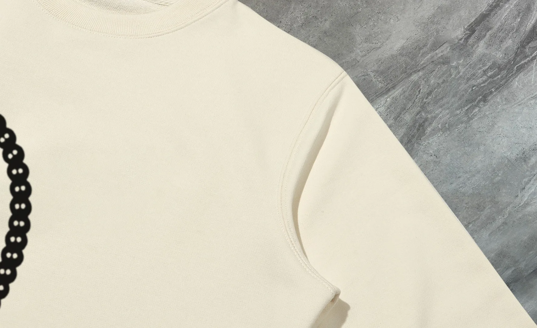 P210 High-version sweatshirt) [Long-term stock] 〖𝐌𝐎𝐍𝐂𝐋𝐄𝐑~Mask〗 Made of 440g heavy-weight fabric. It is different from the market currency. It can be matched with any variety and is properly handsome. 😎The whole dress is made of double waistcoats. The double waistcoats make the whole dress more three-dimensional. Not ordinary factories can do such fine work. 2025 Spring runway version of the T stage, on sale at the counter, round neck terry sweatshirt, high-end double-strand pure cotton, custom-made stretch ribs, dyed in the same vat, complete with three standards, matched with exquisite embroidered LOGO on the chest, simple and advanced, same style for men and women. Color: black, apricot, white, size: S M L XL 2XL