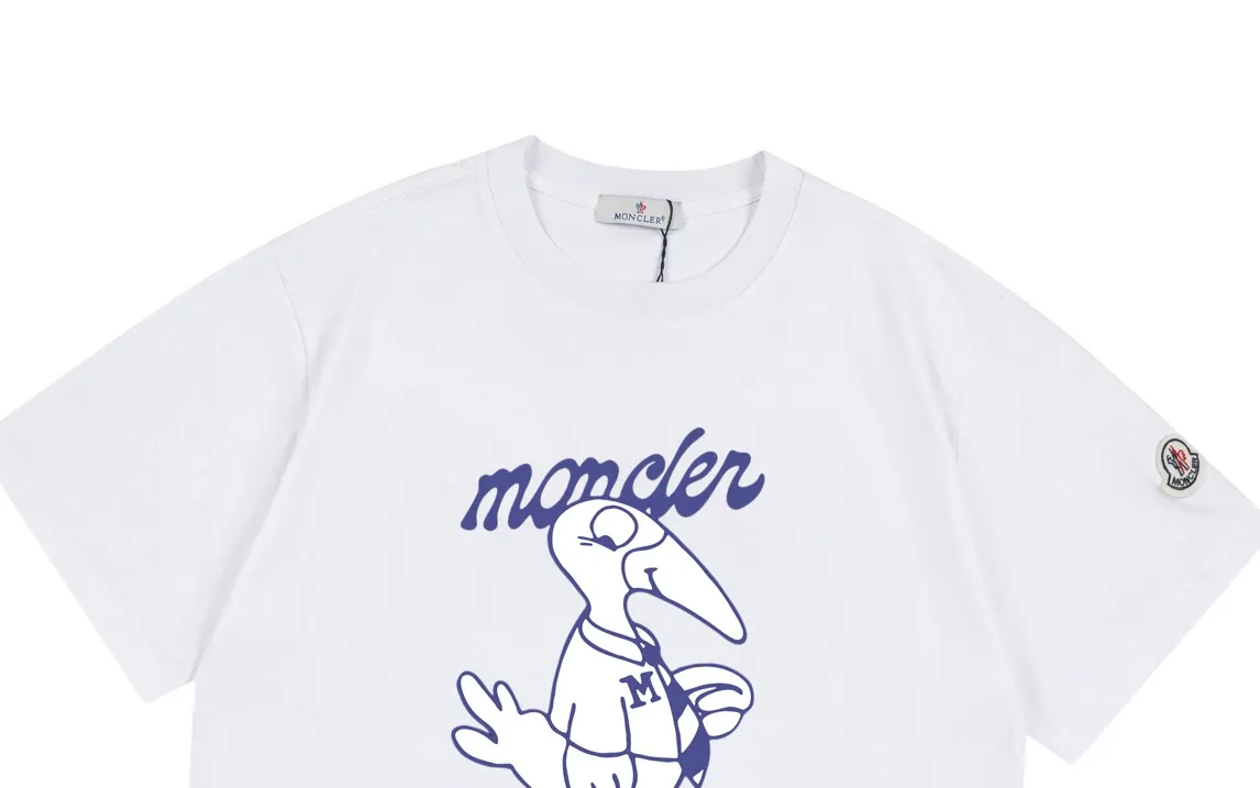 P150 Moncler 2026 early spring new style Mascot letter logo Customized small armband Same style for men and women Short-sleeved T-shirt Customized 300 grams of 100% double yarn pure cotton fabric Custom dyed 32 double-strand threads Complete collar label, hangtag, main mark and three labels Color: White Size: XS S M L