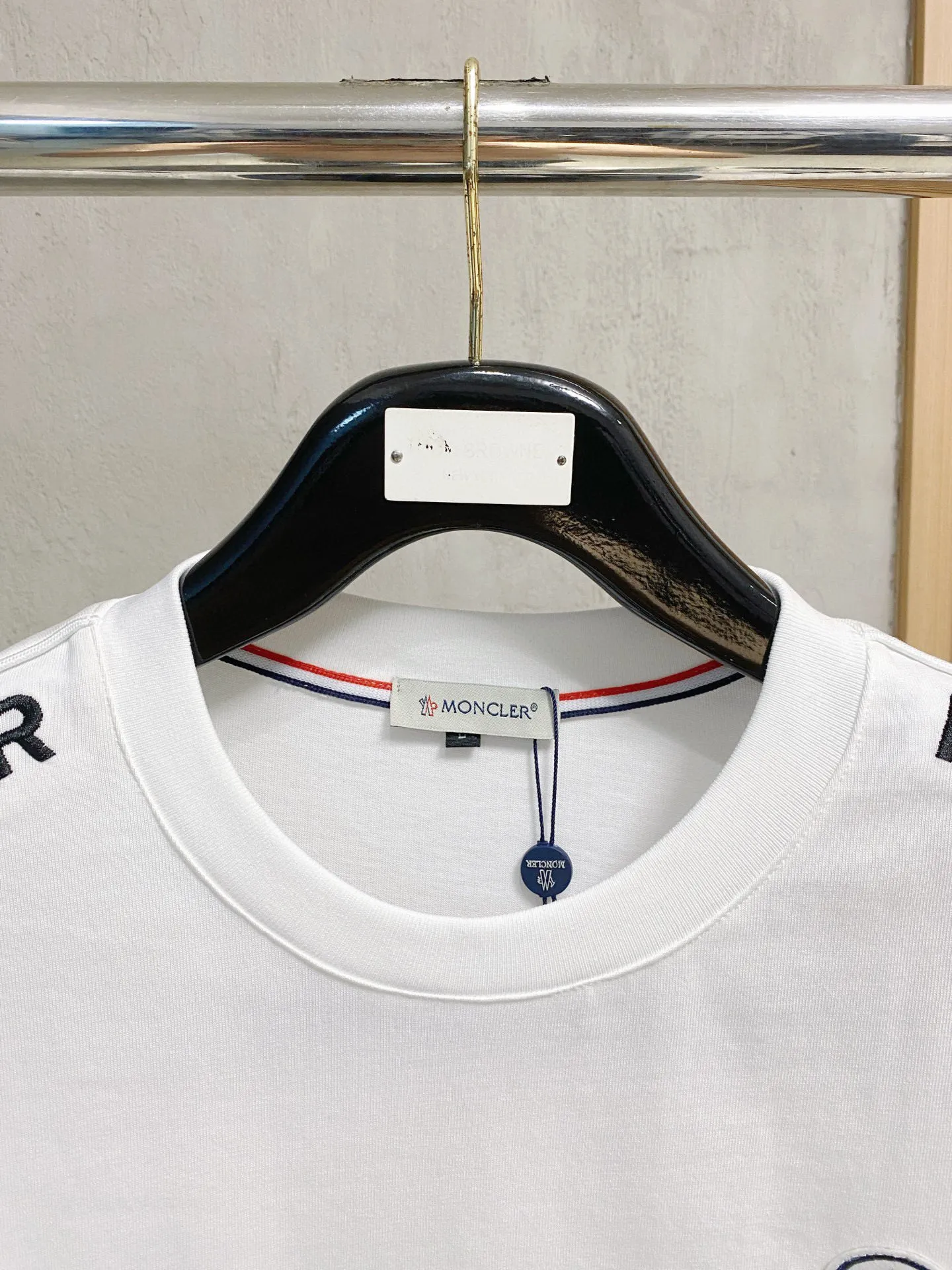 P570 Brand [MONCLER Mouth Covered] 2025 round neck short-sleeved shorts suit. The pure cotton fabric upper body will not be stuffy, the smooth and comfortable skin-friendly effect is more breathable, the fabric has its own texture, classic logo technology, a new interpretation from a unique angle, fashionable and versatile choice! Size: M-3XL (maximum wear: 190 pounds)