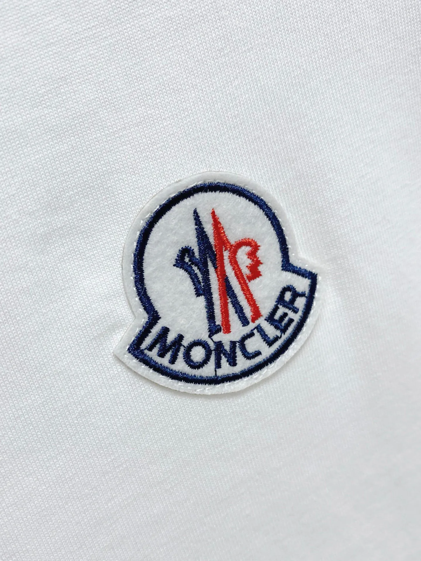 P570 Brand [MONCLER Mouth Covered] 2025 round neck short-sleeved shorts suit. The pure cotton fabric upper body will not be stuffy, the smooth and comfortable skin-friendly effect is more breathable, the fabric has its own texture, classic logo technology, a new interpretation from a unique angle, fashionable and versatile choice! Size: M-3XL (maximum wear: 190 pounds)