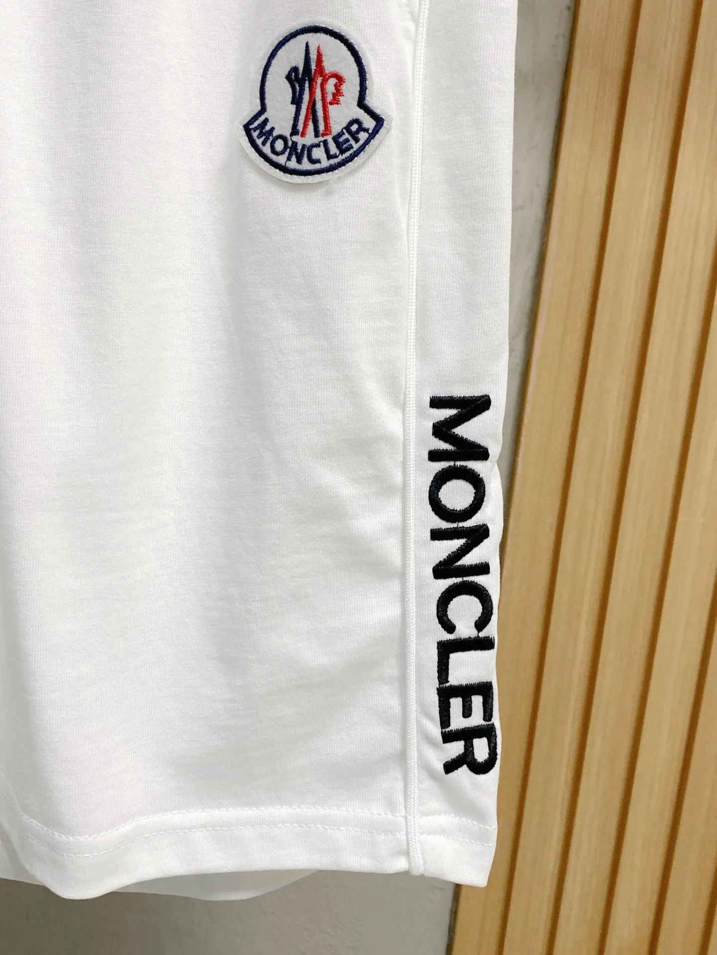 P570 Brand [MONCLER Mouth Covered] 2025 round neck short-sleeved shorts suit. The pure cotton fabric upper body will not be stuffy, the smooth and comfortable skin-friendly effect is more breathable, the fabric has its own texture, classic logo technology, a new interpretation from a unique angle, fashionable and versatile choice! Size: M-3XL (maximum wear: 190 pounds)