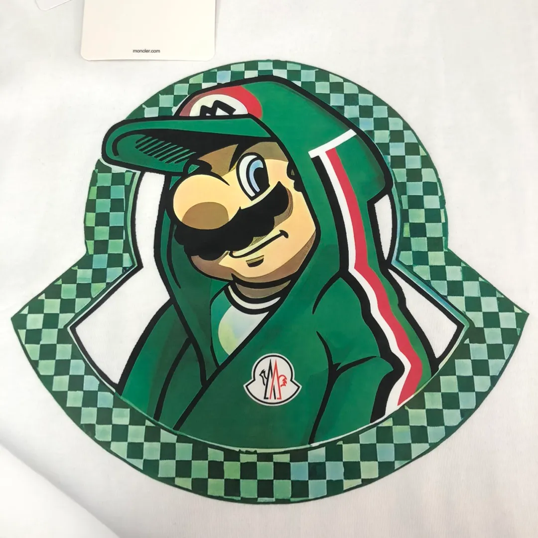 P150 MONCLER 25 latest short-sleeved T-shirt for couples ~ Brand new element pattern printing design ~ The upper body of the fabric is comfortable and breathable, not stiff, slim cut, made of high-end custom-made pure cotton fabric! The upper body is comfortable and stylish, and it can be worn alone as an inner layer. It is a must-have for fashionistas! ! ! Color: Black White Orange Royal Blue Light Blue Size: S M L XL (Loose fit! Please indicate your height and weight when placing an order)