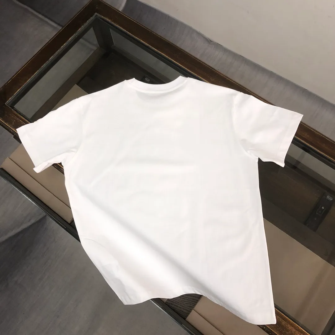 P150 MONCLER 25 latest short-sleeved T-shirt for couples ~ Brand new element pattern printing design ~ The upper body of the fabric is comfortable and breathable, not stiff, slim cut, made of high-end custom-made pure cotton fabric! The upper body is comfortable and stylish, and it can be worn alone as an inner layer. It is a must-have for fashionistas! ! ! Color: Black White Orange Royal Blue Light Blue Size: S M L XL (Loose fit! Please indicate your height and weight when placing an order)