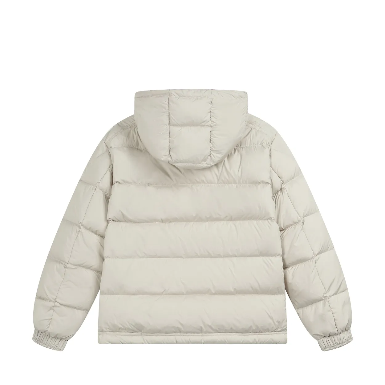 P840 top version] Detailed picture of large goods. The Moncler down jacket is off-white (the hood has a red splicing design) and black styles. Both have a detachable hood design. The red elements in details such as zippers and pockets add a sense of design to the overall shape. It is in line with the brand's style characteristics of focusing on both functionality and fashion. It is suitable for wearing in cold weather and has both warmth and trendy attributes. It has achieved a series of misunderstandings such as the original NFC inductive anti-counterfeiting chip, the national standard 95% pure white duck down, the exclusive use of top-grade down on the market, and never fake goose down. Perfect filling using direct velvet filling technology, the fluffy texture is very good. The lightness, warmth and cold protection ability are improved to the maximum. The original processing factory produces electroplated hardware, all customized by the original factory, and not all types of replicas on the market. Style number: 5607# Color: black. Off-white Code number: 1.2.3.4.5