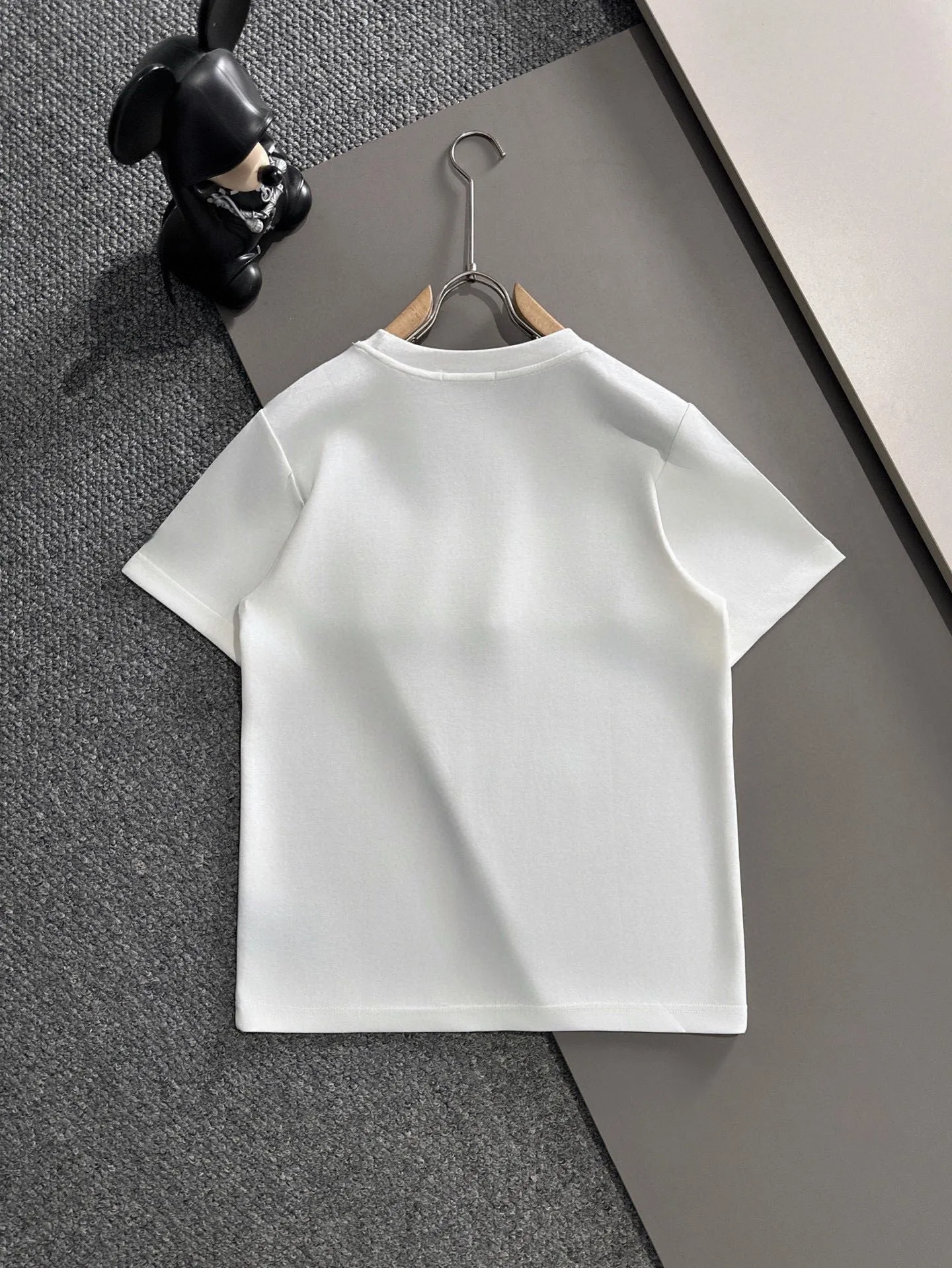 P280 Brand [MONCLER] 2025 new men’s short-sleeved shorts suit! Synchronous sales on the official website! High-end version on the market! It feels delicate and soft! Make you more comfortable to wear! The draped silhouette is awesome! Size: M-5XL (please state your height and weight when placing an order)