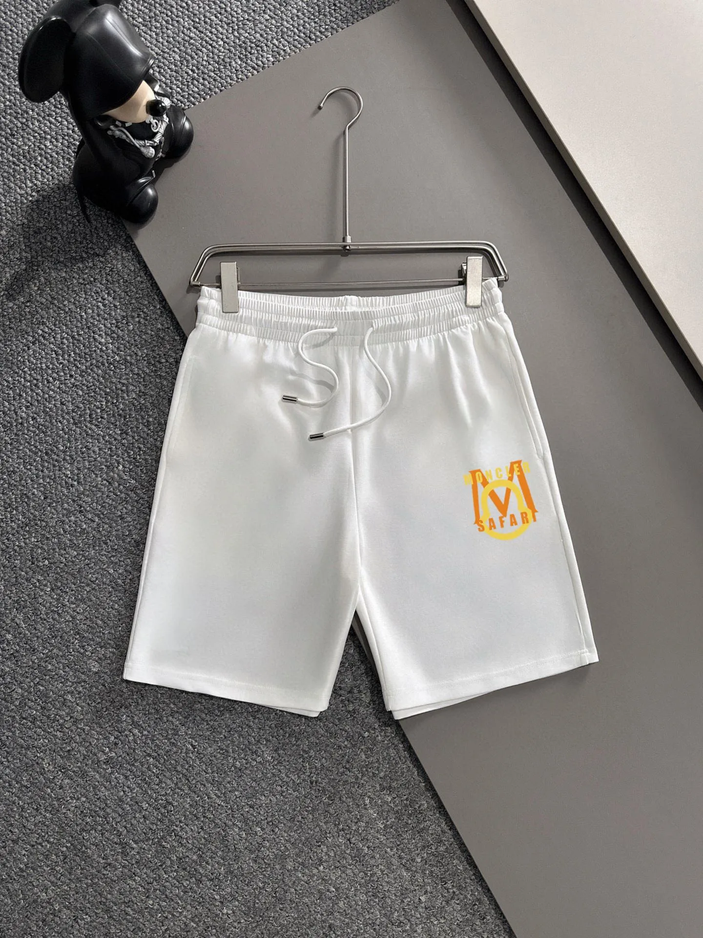 P280 Brand [MONCLER] 2025 new men’s short-sleeved shorts suit! Synchronous sales on the official website! High-end version on the market! It feels delicate and soft! Make you more comfortable to wear! The draped silhouette is awesome! Size: M-5XL (please state your height and weight when placing an order)