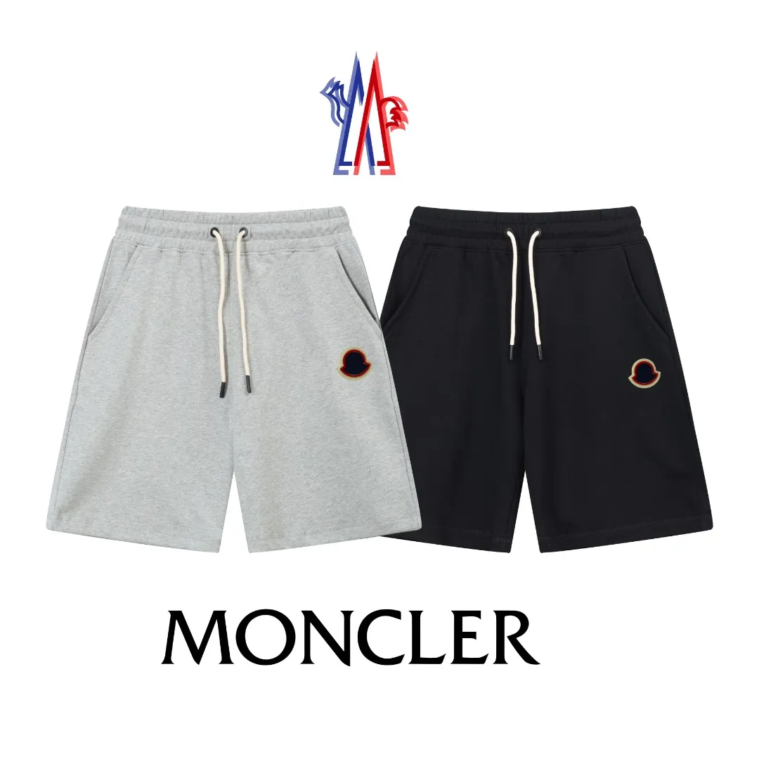 P230 (top version, currency difference) ✨Moncler/Moncler SS show style Slim-fitting lines and simple printed letter Logo trendy shorts for men and women Compatible with all body shapes Black and white drawstring design on the waist elastic band Customized drawstring pockets with diagonal pocket design on both sides There is also a small pocket on the back Color: black gray Size S-XL