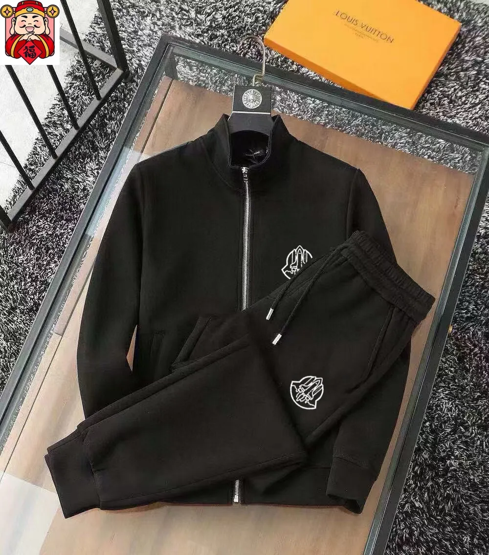 P400 💰【MONCLER】(Gospel for Fatty) hot-selling suit is coming. Focus on the original version of the official website. 2025 new hot-selling cardigan and sweatshirt suit. The original order is the best. 🇭🇰The meticulous work of top designers. Just for a fitting and perfect upper body effect. All-natural high-quality Roman cotton 100%, close-fitting comfort, noble and elegant! Original hardware embodies elegance and nobility! Counter size: M-5XL (maximum wear up to 220 pounds)
