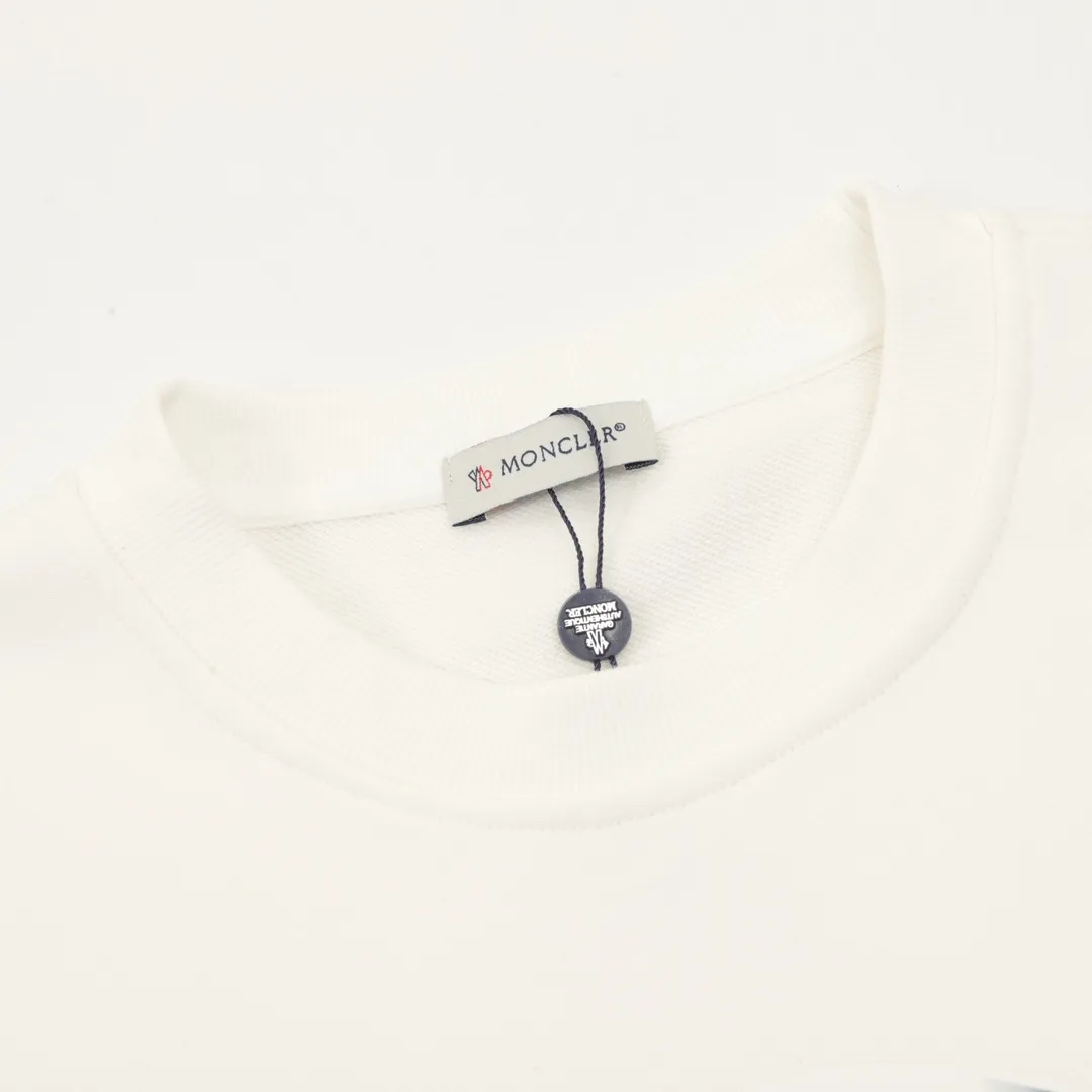 P460 Moncler 25FW graffiti logo round neck sweatshirt 480g high-grade combed cotton fabric Counter collar label Purchasing grade white thick plate hang tag Original hanging grain Three-dimensional foam printing on the front and back Strong sense of layering Same style for men and women Couple style Oversize version Loose Size: S-XL