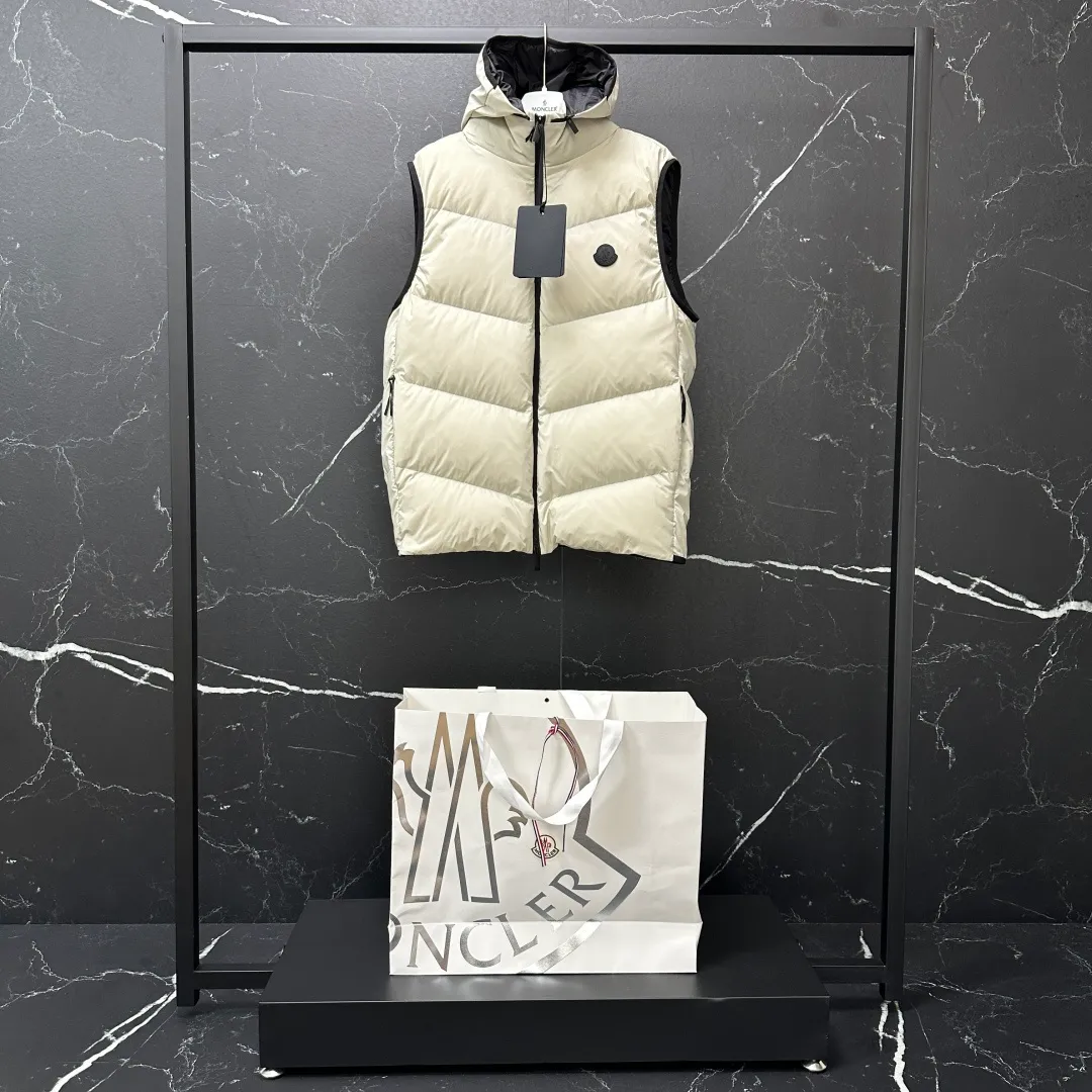 P800 𝑴𝒐𝒏𝒄𝒍𝒆𝒓｜Moncler/Moncler 25𝒔𝒔 Guersac autumn and winter new twill craft hooded [removable hood] light luxury fashionable down vest for men and women #T48# 𝑺𝒊𝒛𝒆：𝟭# 𝟮# 𝟯# 𝟰# 𝟱# Product color: black, beige