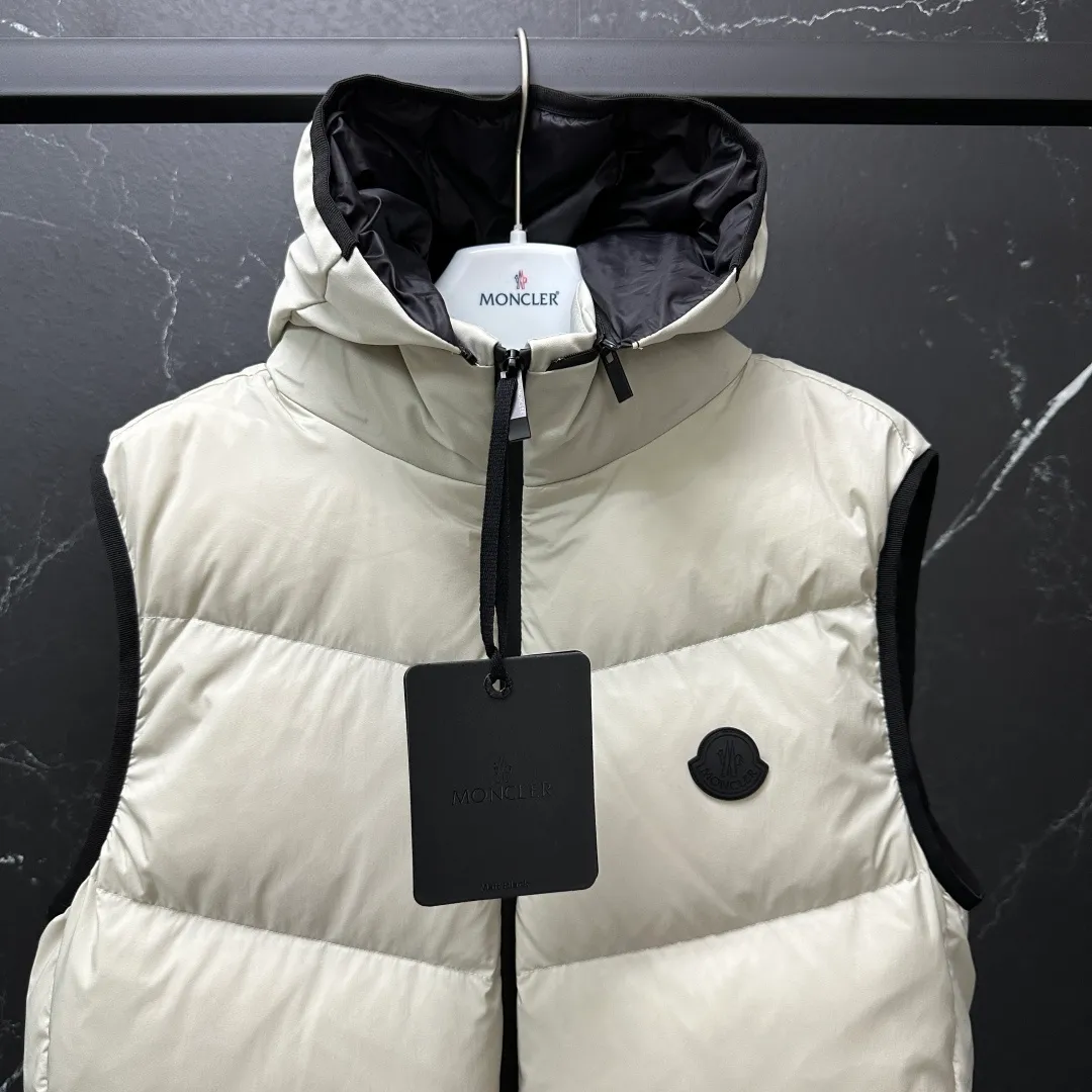 P800 𝑴𝒐𝒏𝒄𝒍𝒆𝒓｜Moncler/Moncler 25𝒔𝒔 Guersac autumn and winter new twill craft hooded [removable hood] light luxury fashionable down vest for men and women #T48# 𝑺𝒊𝒛𝒆：𝟭# 𝟮# 𝟯# 𝟰# 𝟱# Product color: black, beige