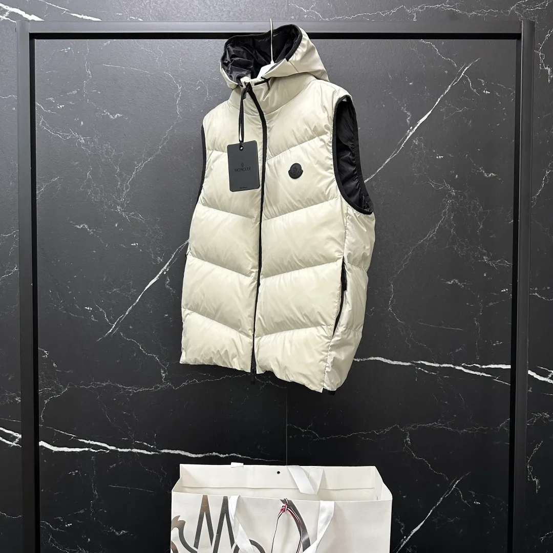 P800 𝑴𝒐𝒏𝒄𝒍𝒆𝒓｜Moncler/Moncler 25𝒔𝒔 Guersac autumn and winter new twill craft hooded [removable hood] light luxury fashionable down vest for men and women #T48# 𝑺𝒊𝒛𝒆：𝟭# 𝟮# 𝟯# 𝟰# 𝟱# Product color: black, beige