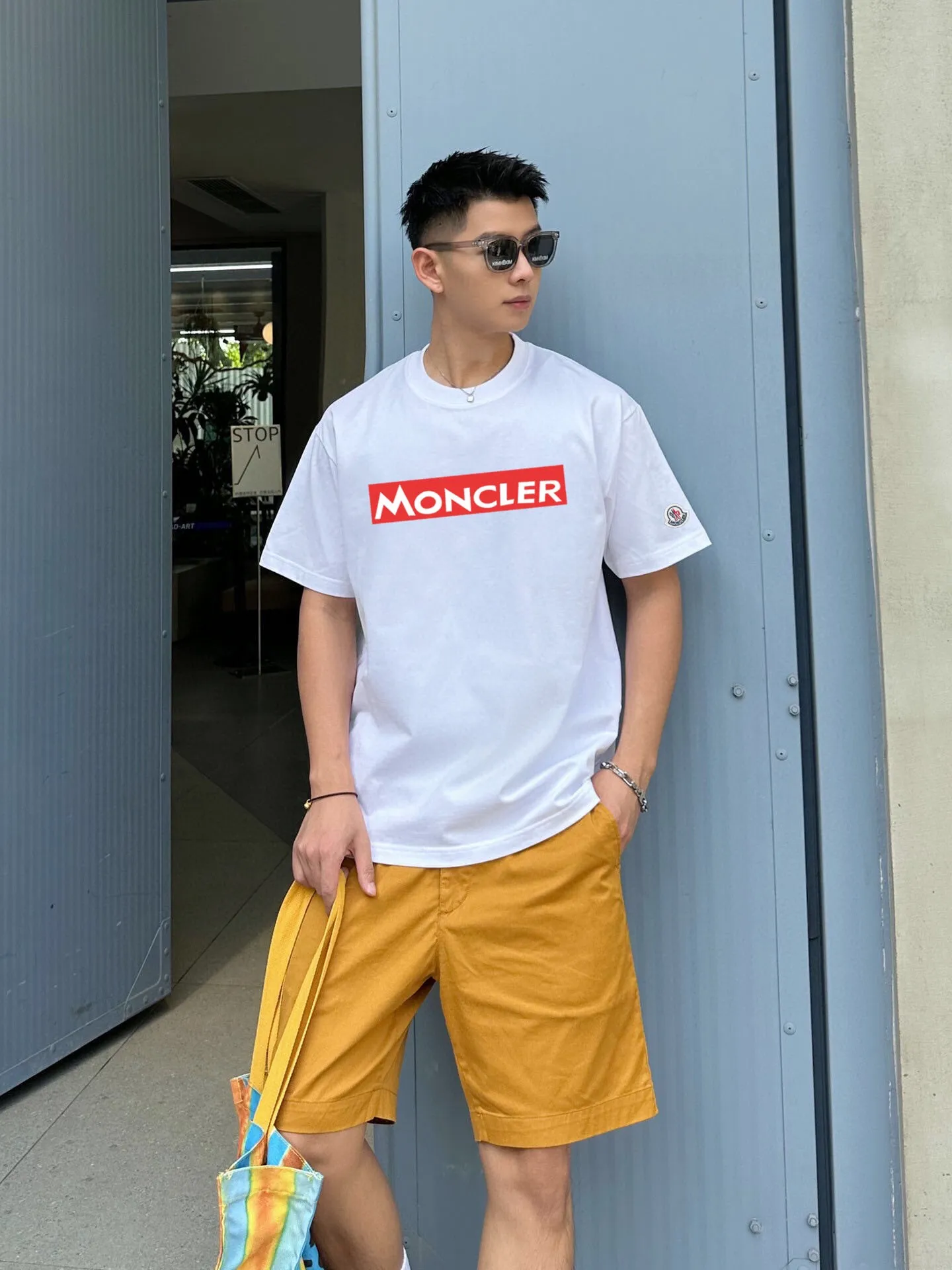 P160 MONCLER Mouth MC official short-sleeved T-shirt 2024 spring and summer new style Heavy industry printing Original imported custom 260g double yarn pure cotton High-density threaded same vat dyed fabric Loose version super versatile Very suitable for both men and women A must-have for everyone Color: Black White Size: S M L XL
