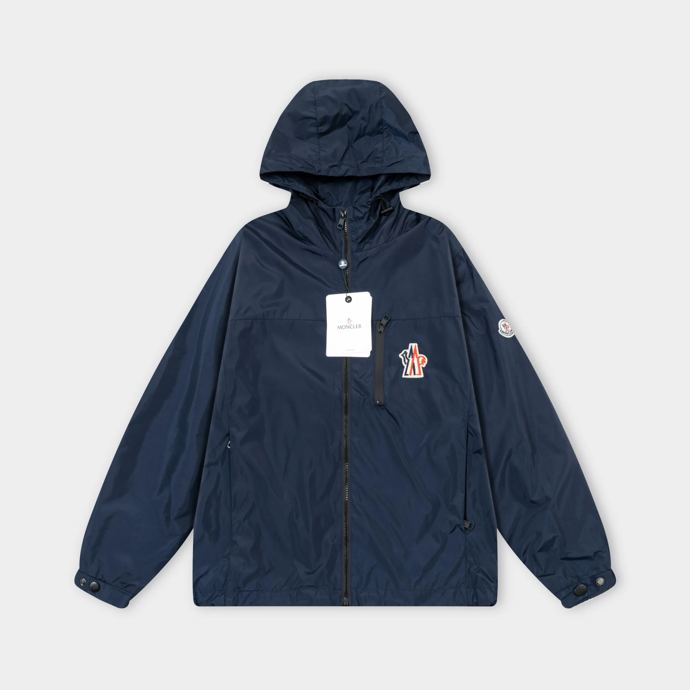 P410 2025 MONCLER new autumn and winter products Customized hardware Embroidered Logo. High-quality hooded jacket Mainly recommended version Selected custom fabrics Higher grade High-density memory brushed lining More fashionable and comfortable High-standard customization The upper body is very stylish Classic and versatile Can be matched with any fashion The fit is super good and highly recommended!  Color: royal blue black Size: M-3XL