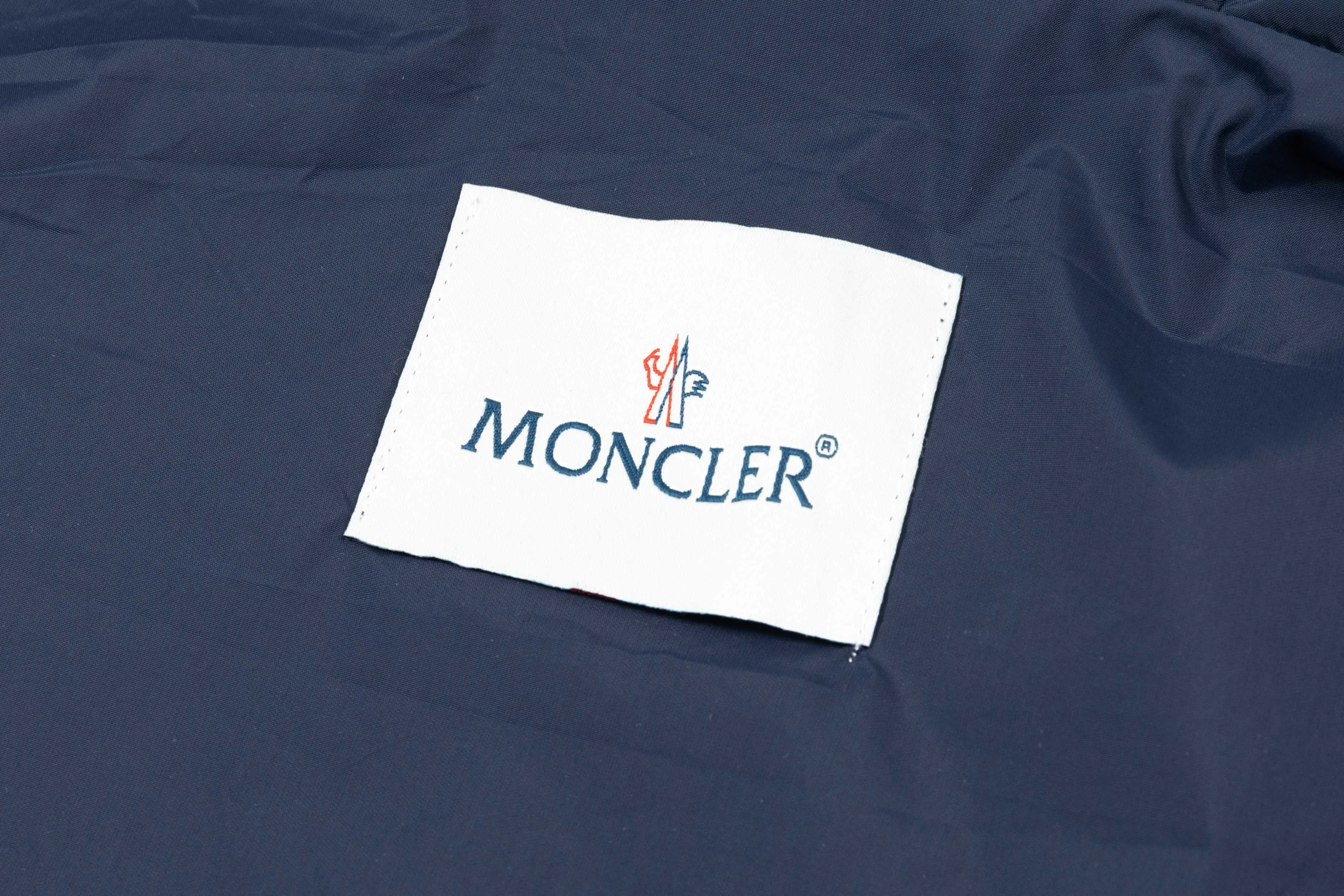 P410 2025 MONCLER new autumn and winter products Customized hardware Embroidered Logo. High-quality hooded jacket Mainly recommended version Selected custom fabrics Higher grade High-density memory brushed lining More fashionable and comfortable High-standard customization The upper body is very stylish Classic and versatile Can be matched with any fashion The fit is super good and highly recommended!  Color: royal blue black Size: M-3XL