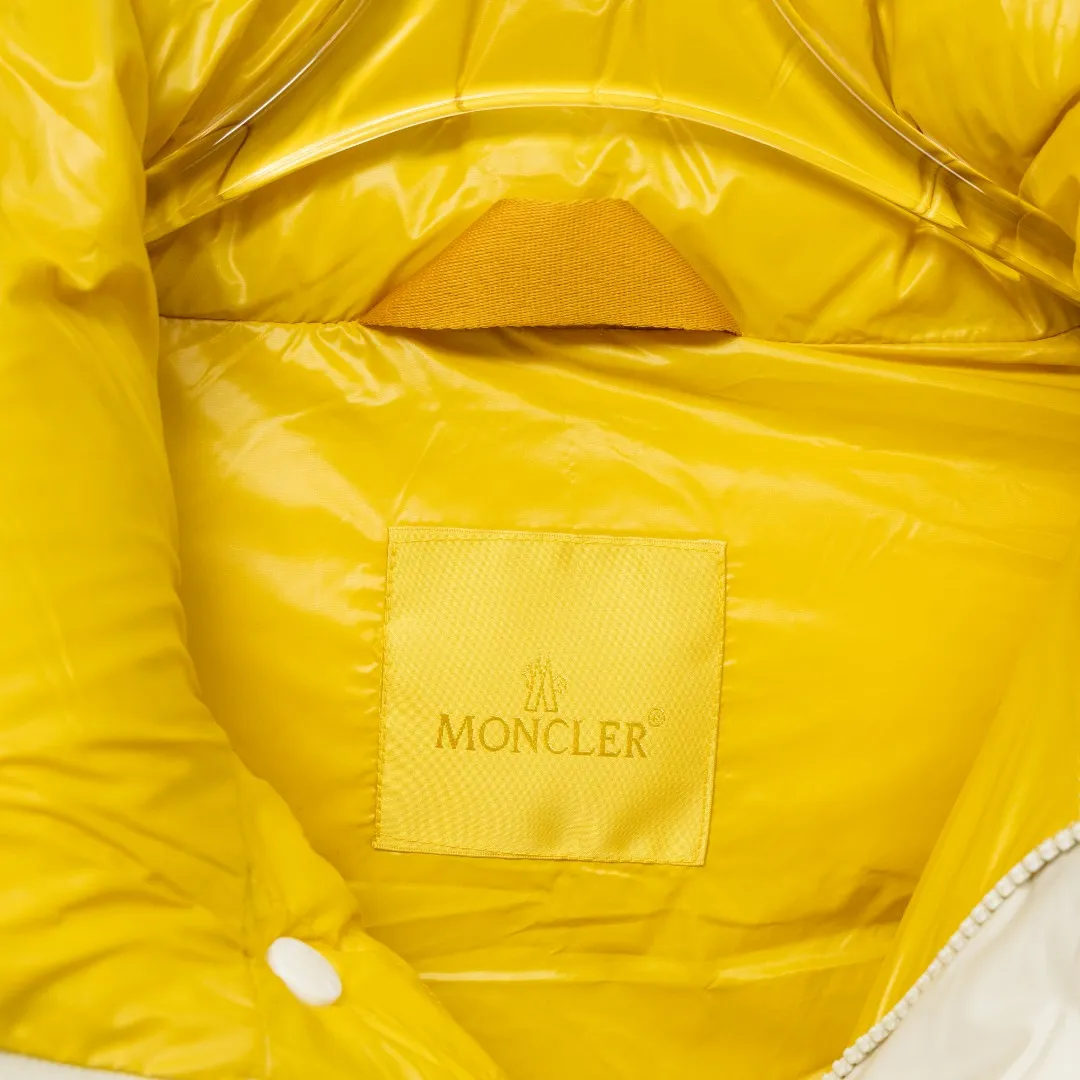 P900 top version (different currency) Style: Moncler Moncler Mengkou 25 new Tripiti down jacket (all made of national standard 90 goose down, sizes are all authentic digital sizes) Color: picture color Size: 1-2-3-4-5 Fabric: 90 goose down Accessories: full set of customized accessories No gender distinction, same style for men and women