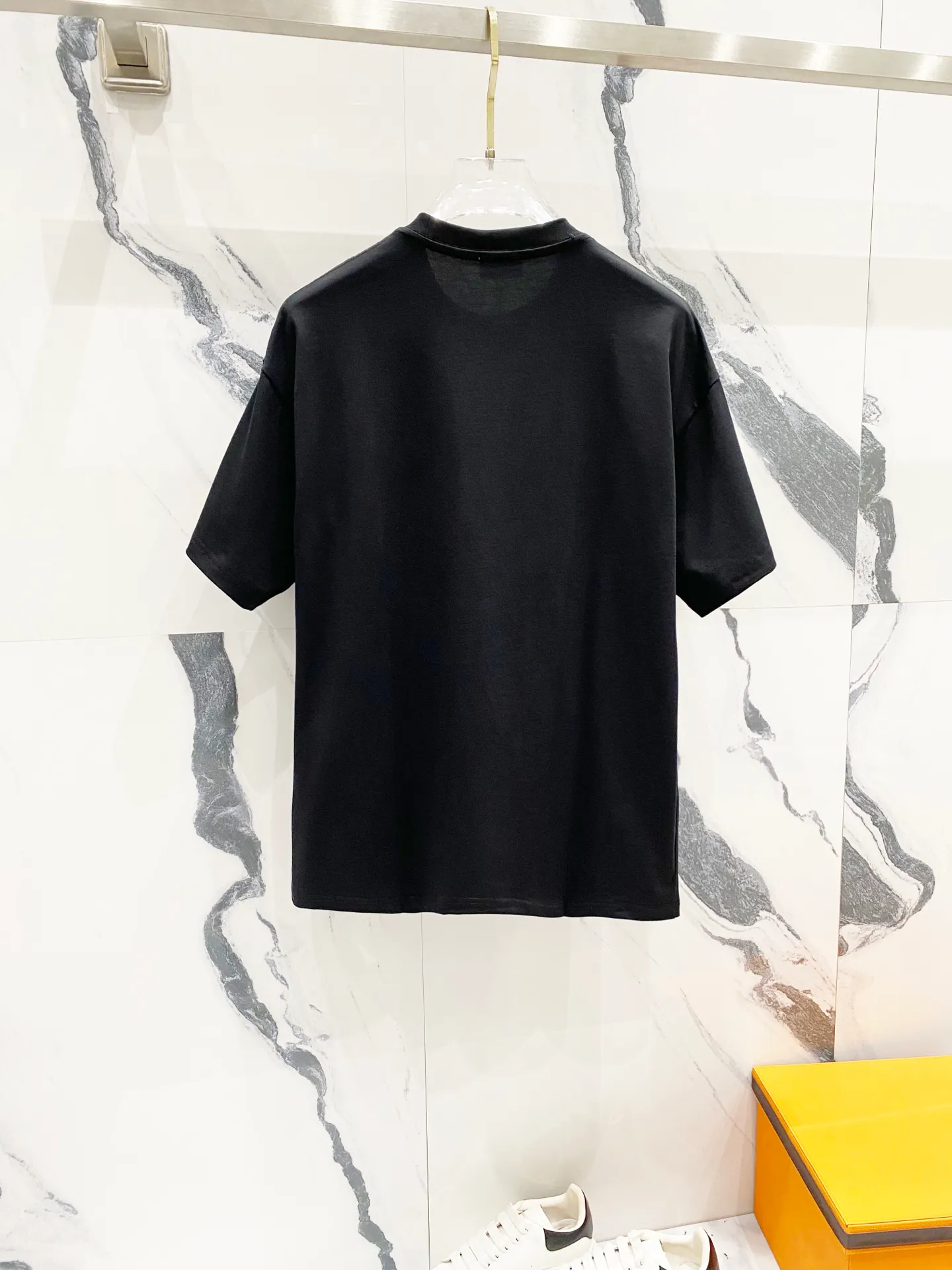 P150 MONCLER/Muzzled 260g round neck short-sleeved T-shirt, brand patch embroidery🪡letter LOGO seal logo, official synchronization, high version, high quality, fashionable personality, versatile trend, pure original quality, original fabric, tag, collar label, washed wheat, complete three labels, color: black, apricot, blue. Size: XS-L