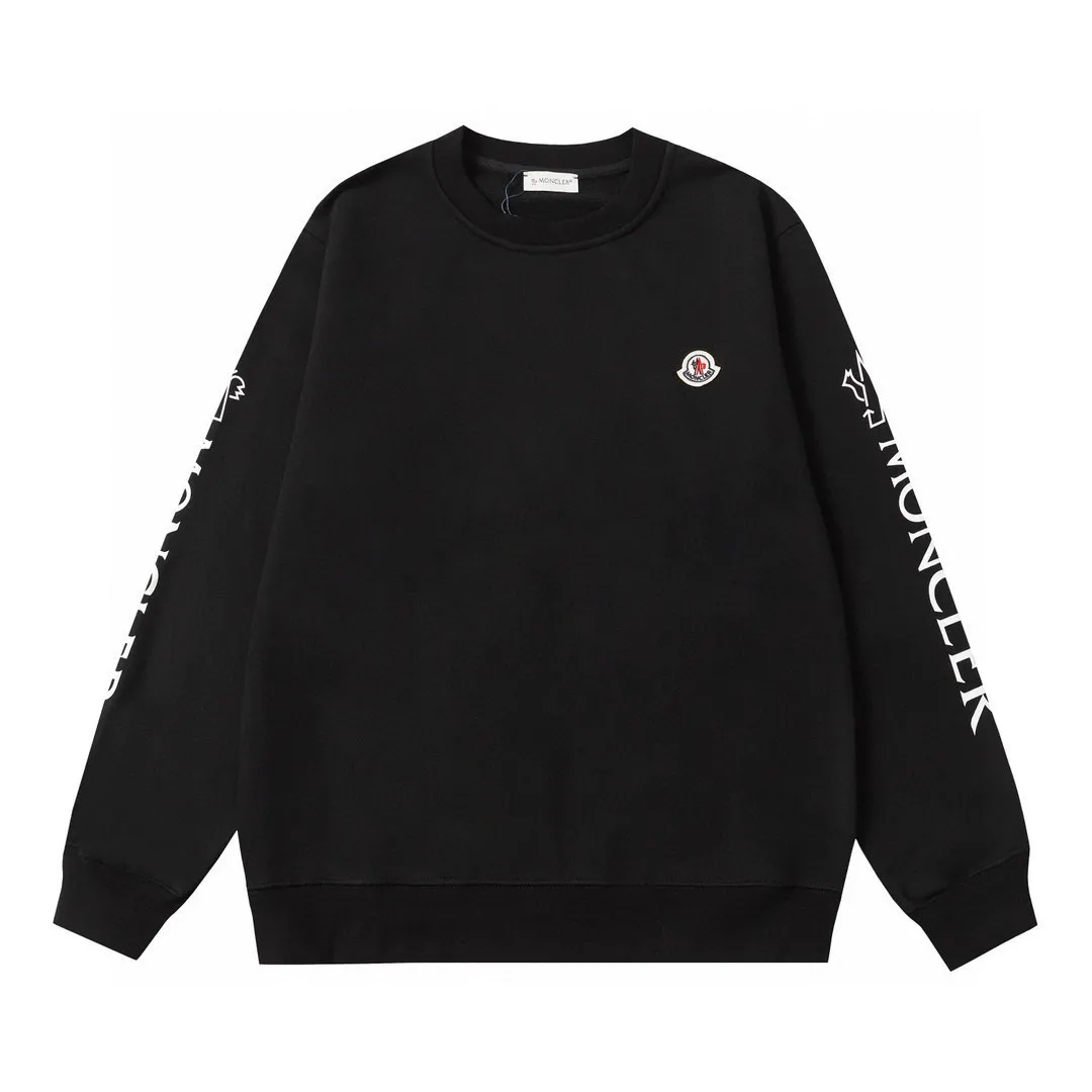 P210 Style number: 862 〈MONCLER〉The price of the MONCLER printed round-neck sweatshirt is actually quite advantageous. Those who have been to the counters should know that the price of the MONCLER is not much cheaper than Gucci Burberry. It is just relatively low-key and unwilling to hype. It is a picture that you want to buy or not. The aloof existence... ✅460 grams of 100% pure cotton woolen fabric. The OS version is too large. ✅Combined with the original high-weight double yarn thread. ✅Correct three-needle and five-thread technology. Chain hem Color: Black White Size S M L