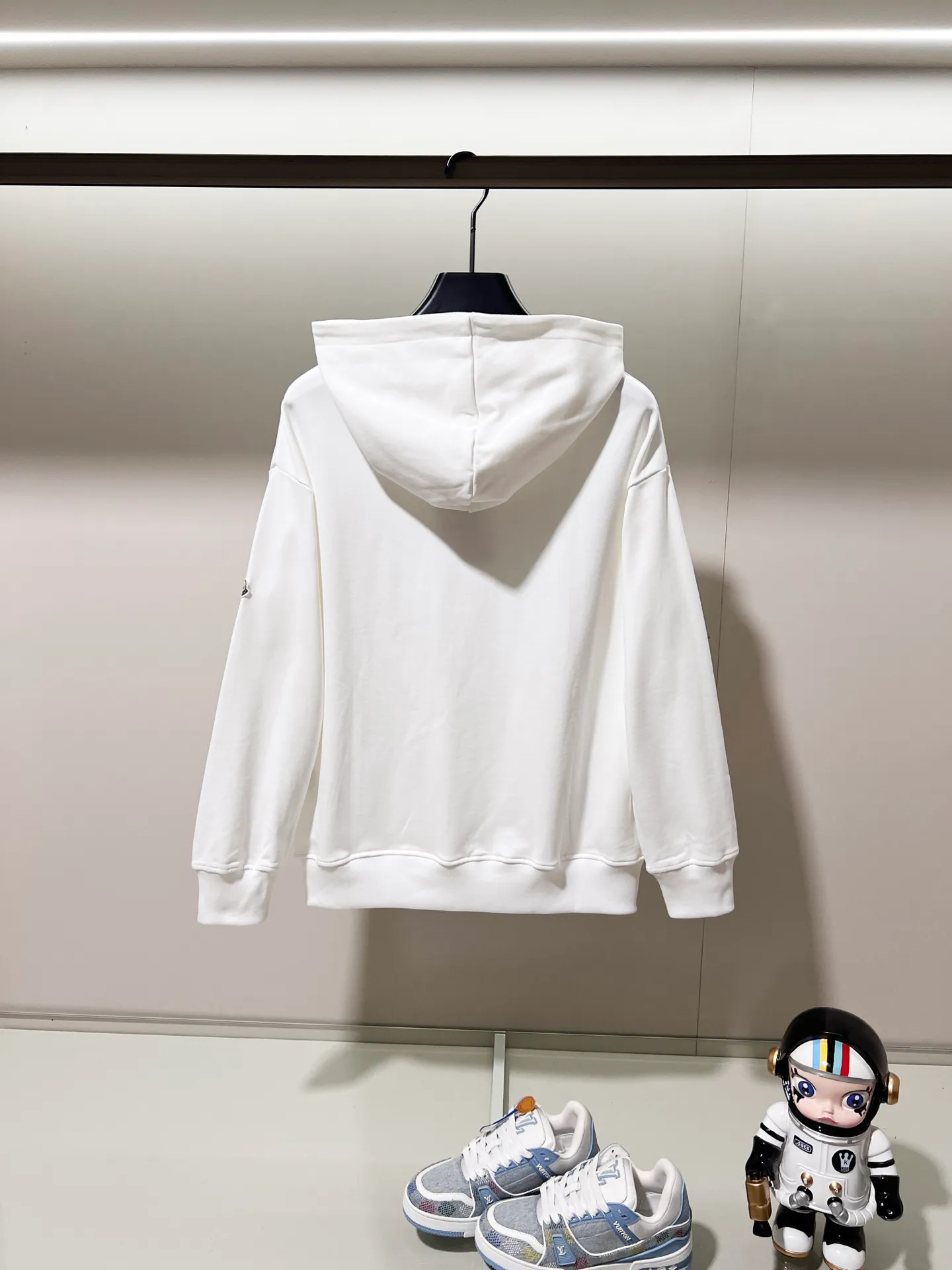 P260 MONCLER/Mask 420g pure cotton hooded sweatshirt, color block embroidery🪡letter arrangement LOGO arm patch logo, official synchronization, high version, high quality, fashionable personality, versatile trend, pure original quality, original fabric, tag, collar label, washed wheat, complete three standards, color: black, white, gray. Size: XS-L