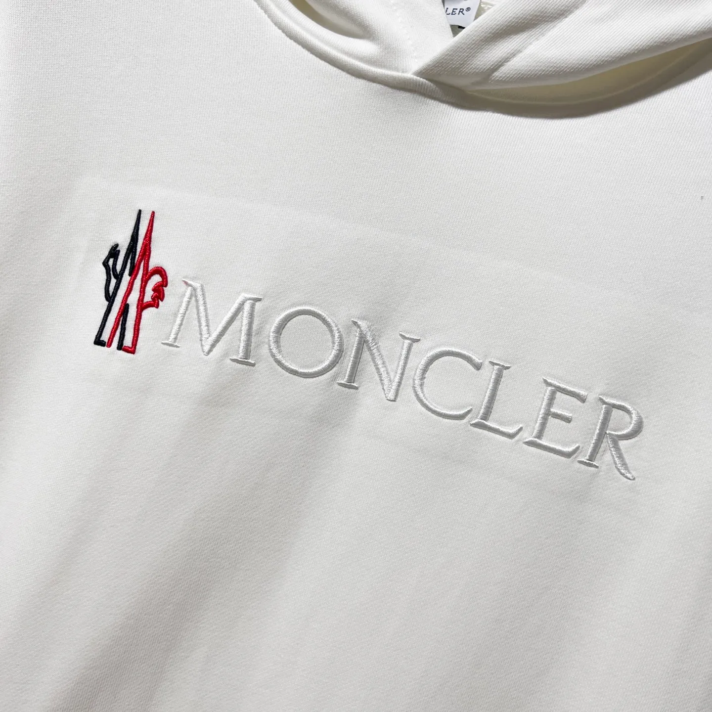 P260 MONCLER/Mask 420g pure cotton hooded sweatshirt, color block embroidery🪡letter arrangement LOGO arm patch logo, official synchronization, high version, high quality, fashionable personality, versatile trend, pure original quality, original fabric, tag, collar label, washed wheat, complete three standards, color: black, white, gray. Size: XS-L
